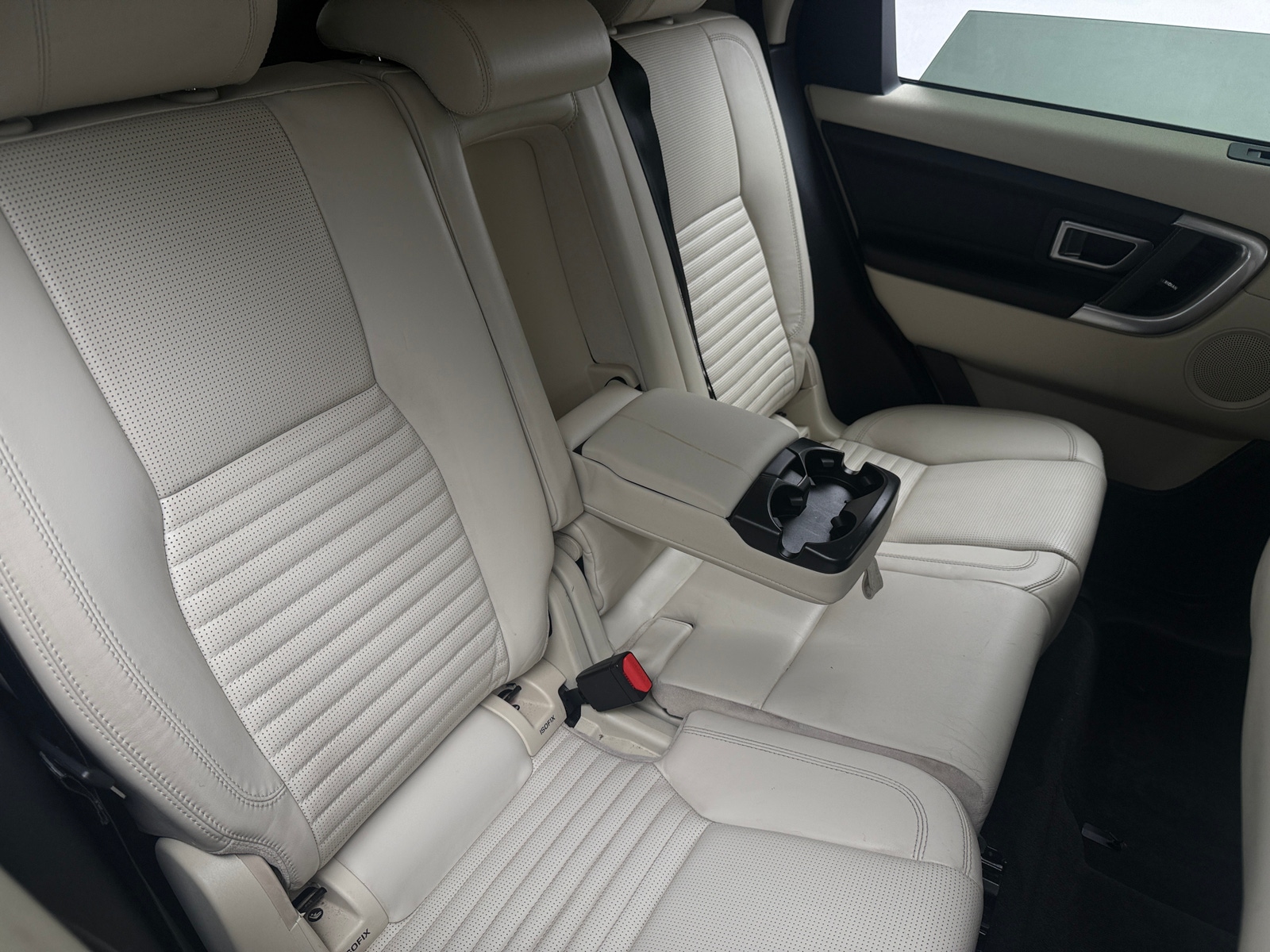 Thumbnail: 2017 Land Rover Discovery Sport - 5