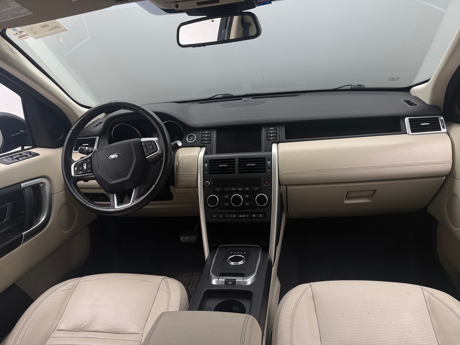 Thumbnail: 2017 Land Rover Discovery Sport - 2