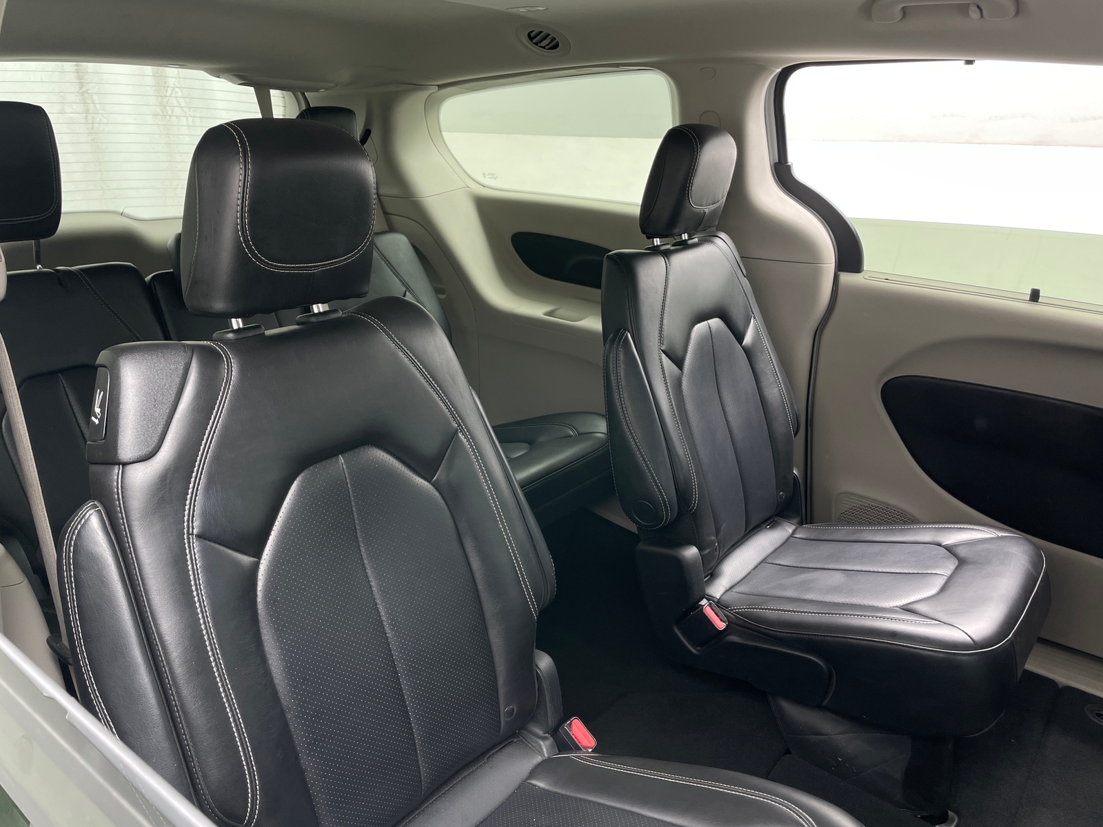 Thumbnail: 2023 Chrysler Pacifica - 5