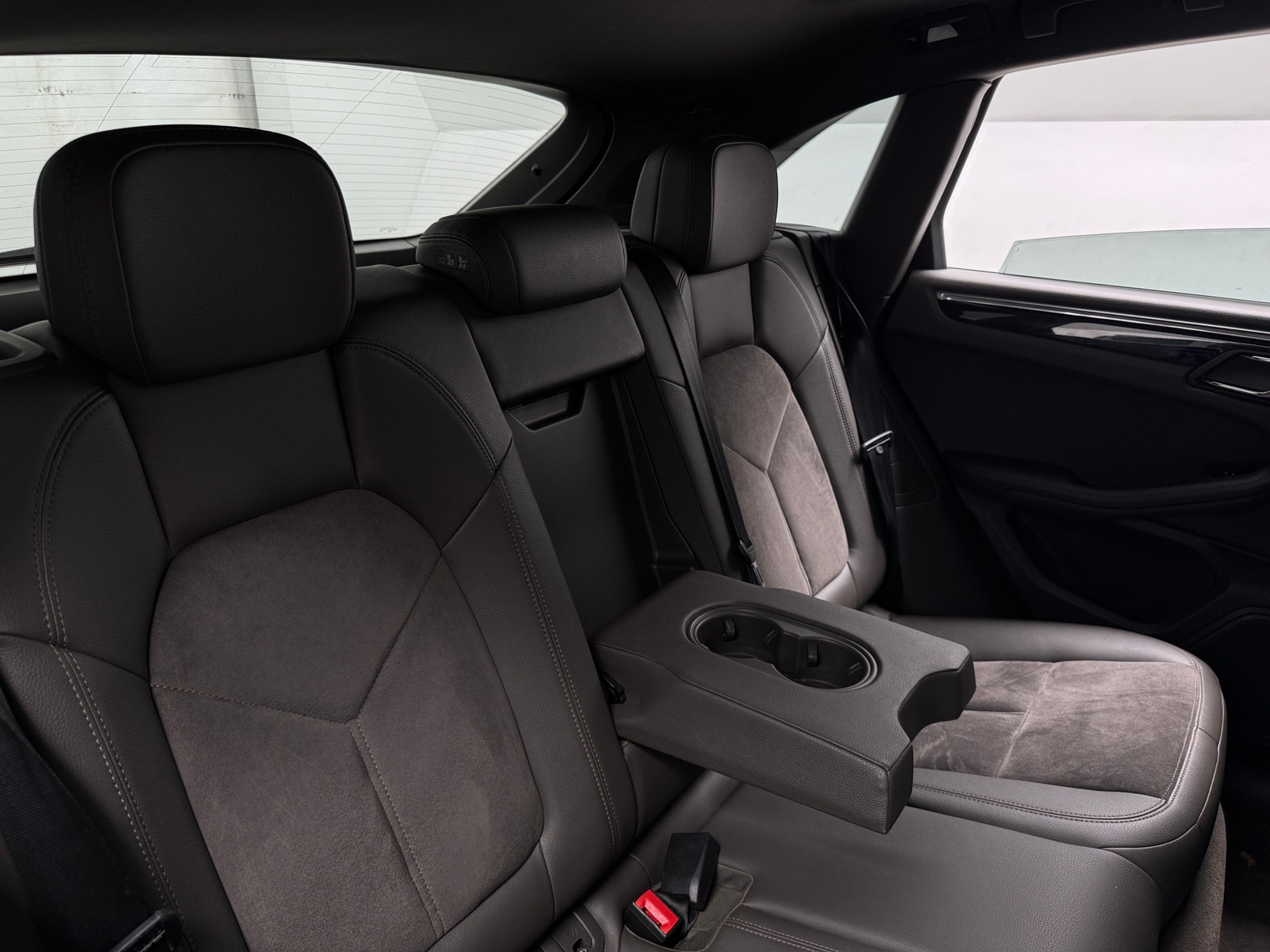 Thumbnail: 2016 Porsche Macan - 5