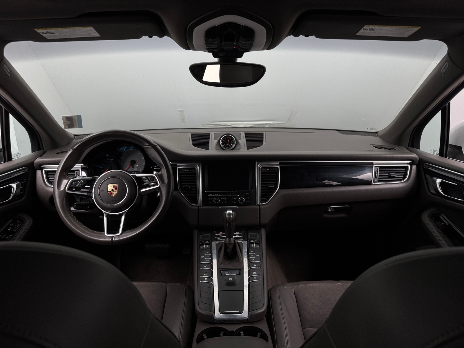 Thumbnail: 2016 Porsche Macan - 2