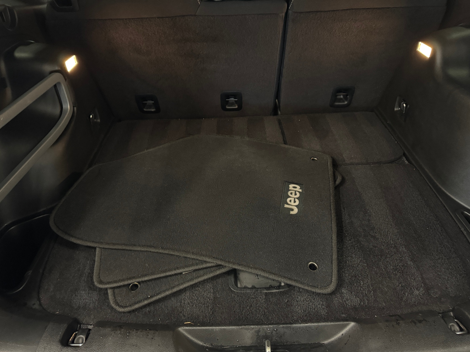 Thumbnail: 2016 Jeep Cherokee - 7