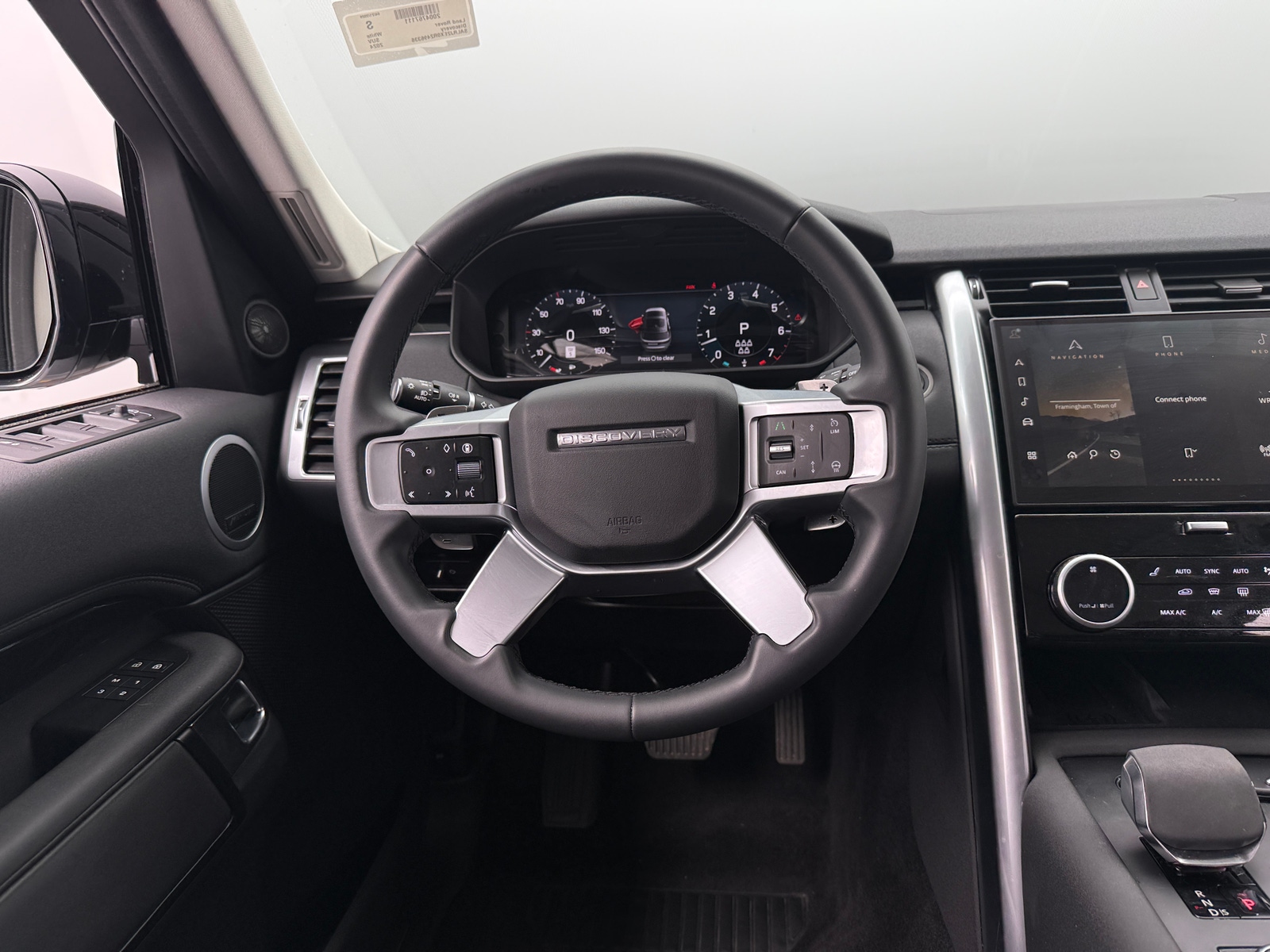 Thumbnail: 2024 Land Rover Discovery - 4