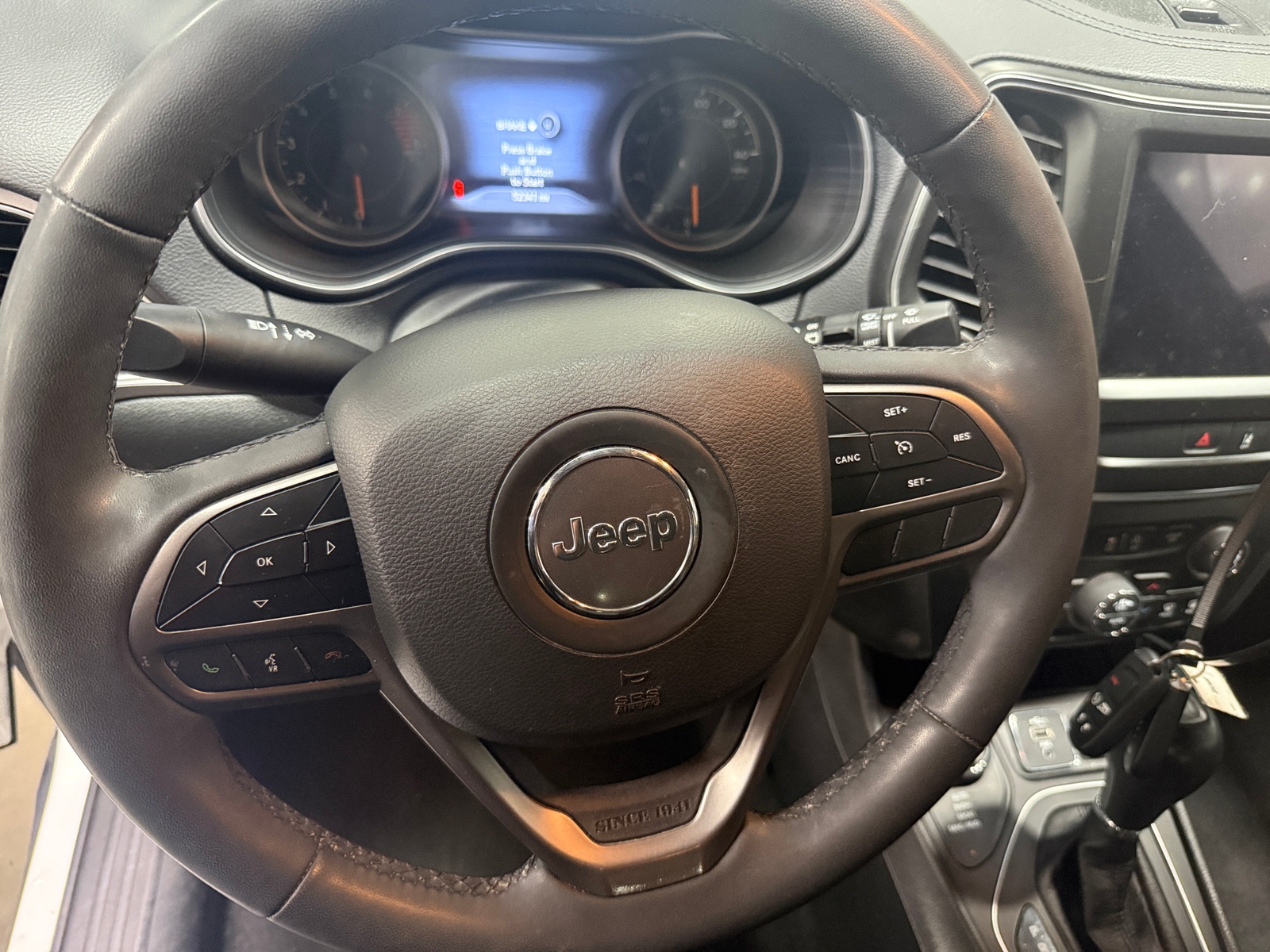 Thumbnail: 2022 Jeep Cherokee - 4
