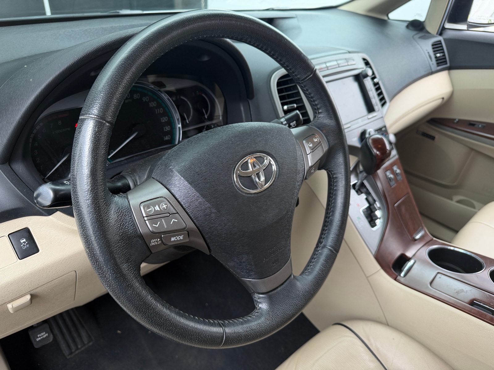 Thumbnail: 2012 Toyota Venza - 4