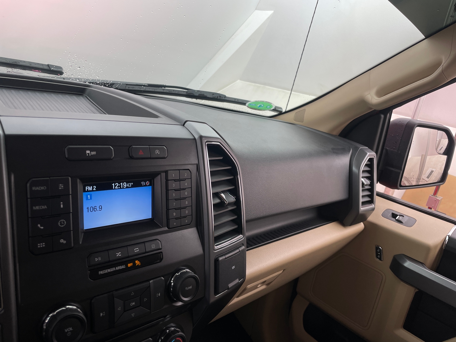 Thumbnail: 2018 Ford Econoline - 4