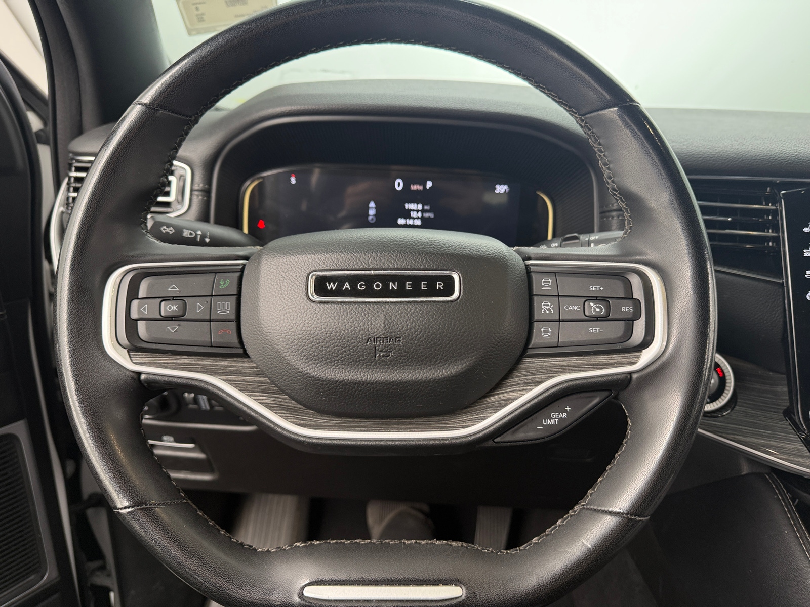 Thumbnail: 2022 Jeep Wagoneer - 4