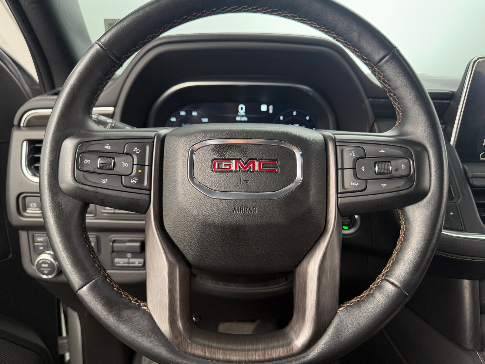 Thumbnail: 2023 GMC Yukon - 4
