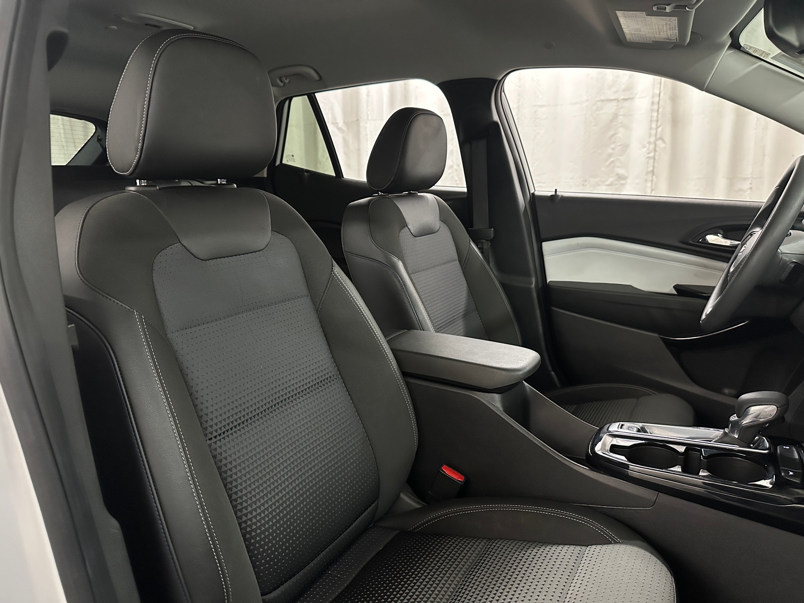 Thumbnail: 2025 Chevrolet Trax - 2