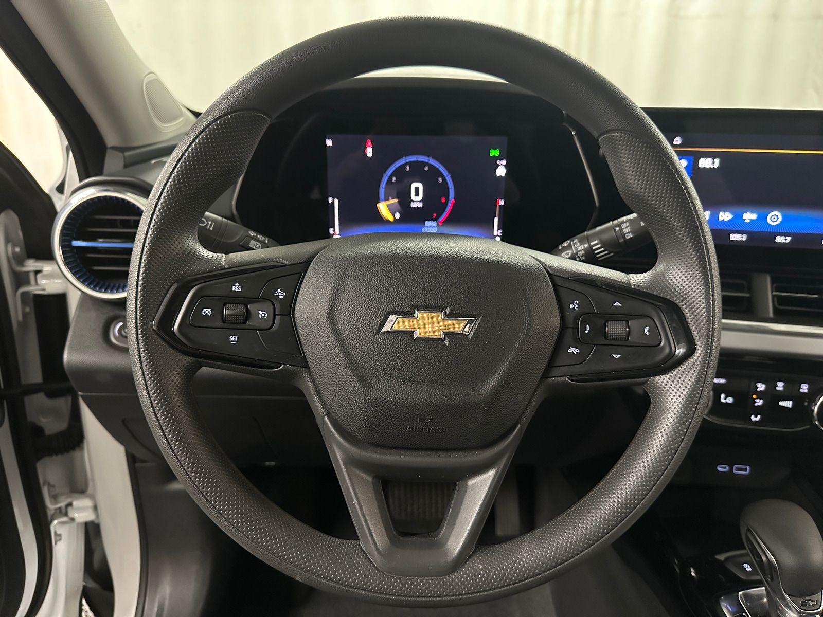 Thumbnail: 2025 Chevrolet Trax - 5