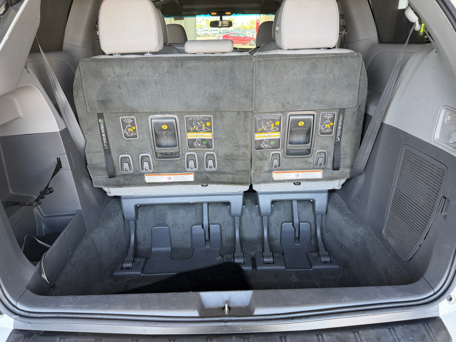 Thumbnail: 2015 Toyota Sienna - 6
