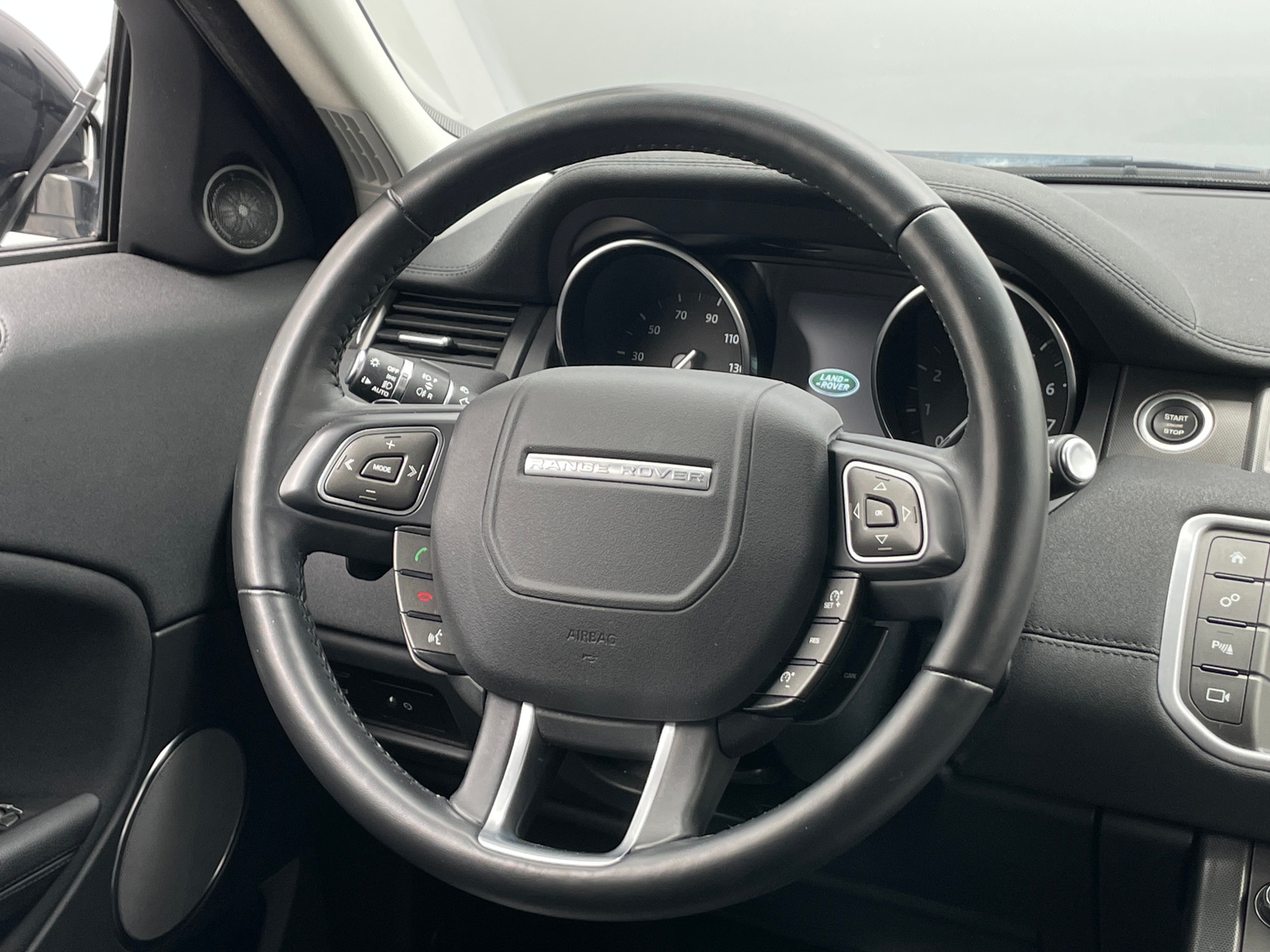 Thumbnail: 2019 Land Rover Range Rover Evoque - 4