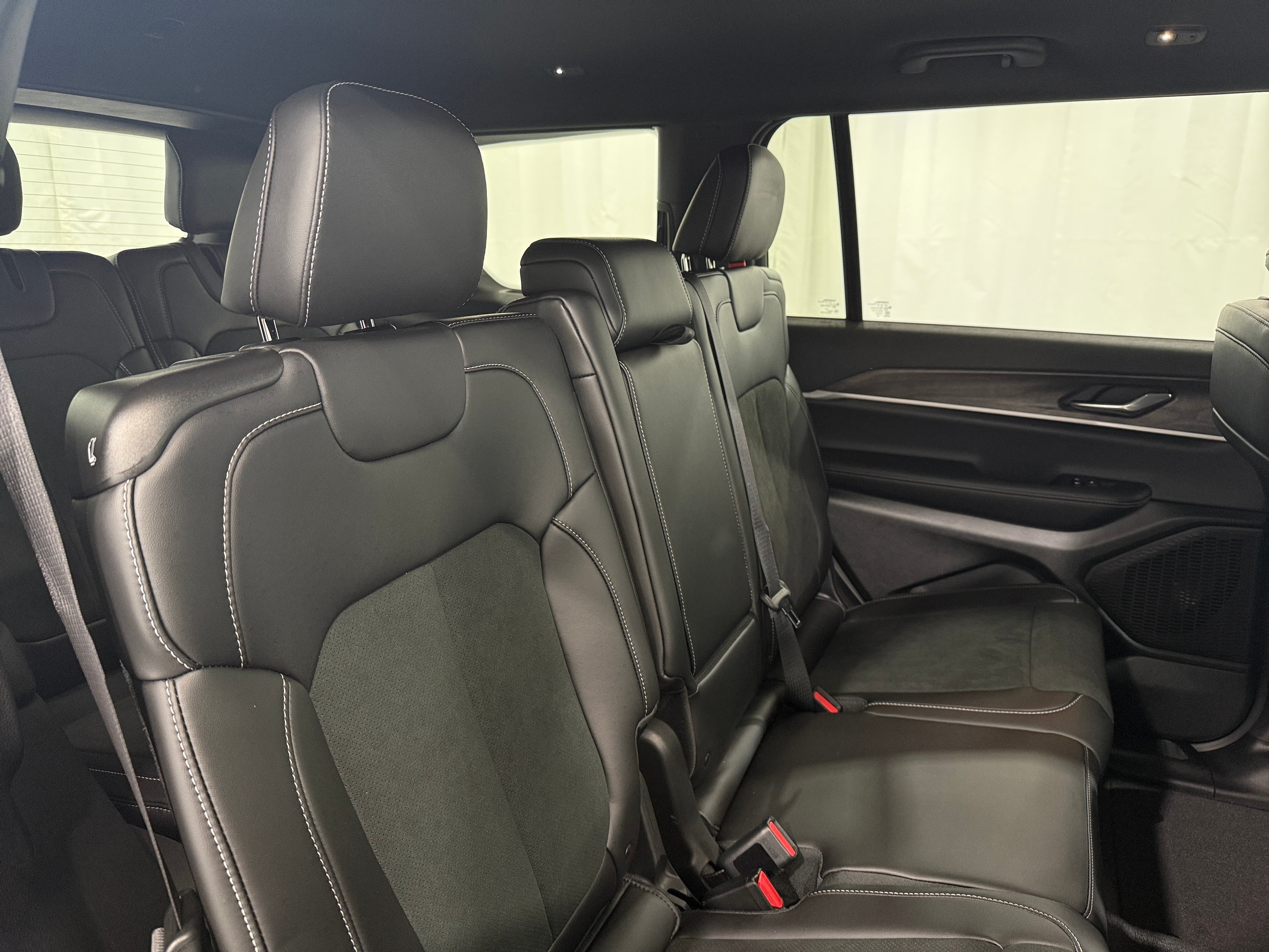 2026 Jeep Grand Cherokee L Laredo Altitude's photo