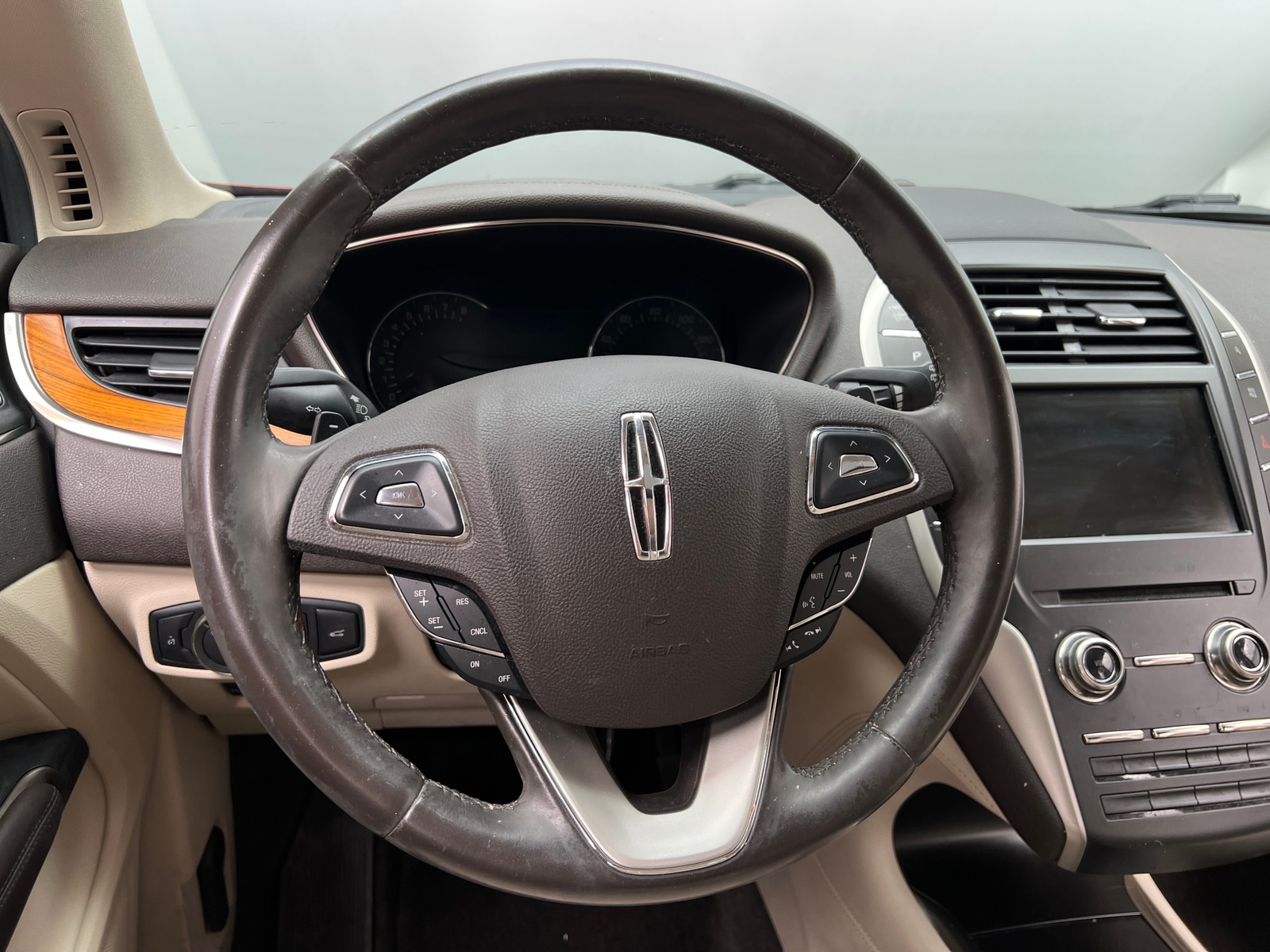 Thumbnail: 2017 Lincoln MKC - 4