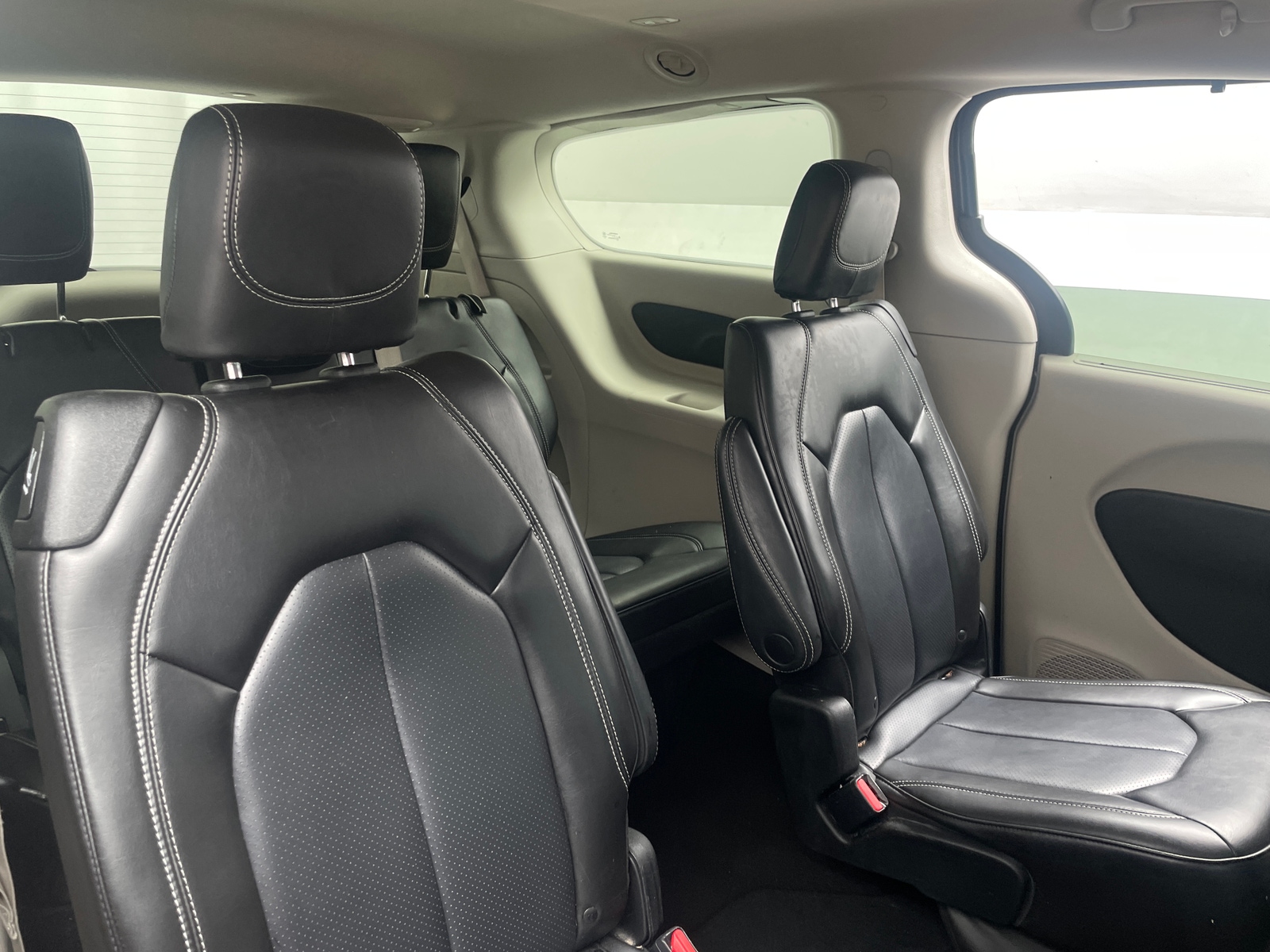 Thumbnail: 2023 Chrysler Pacifica - 5