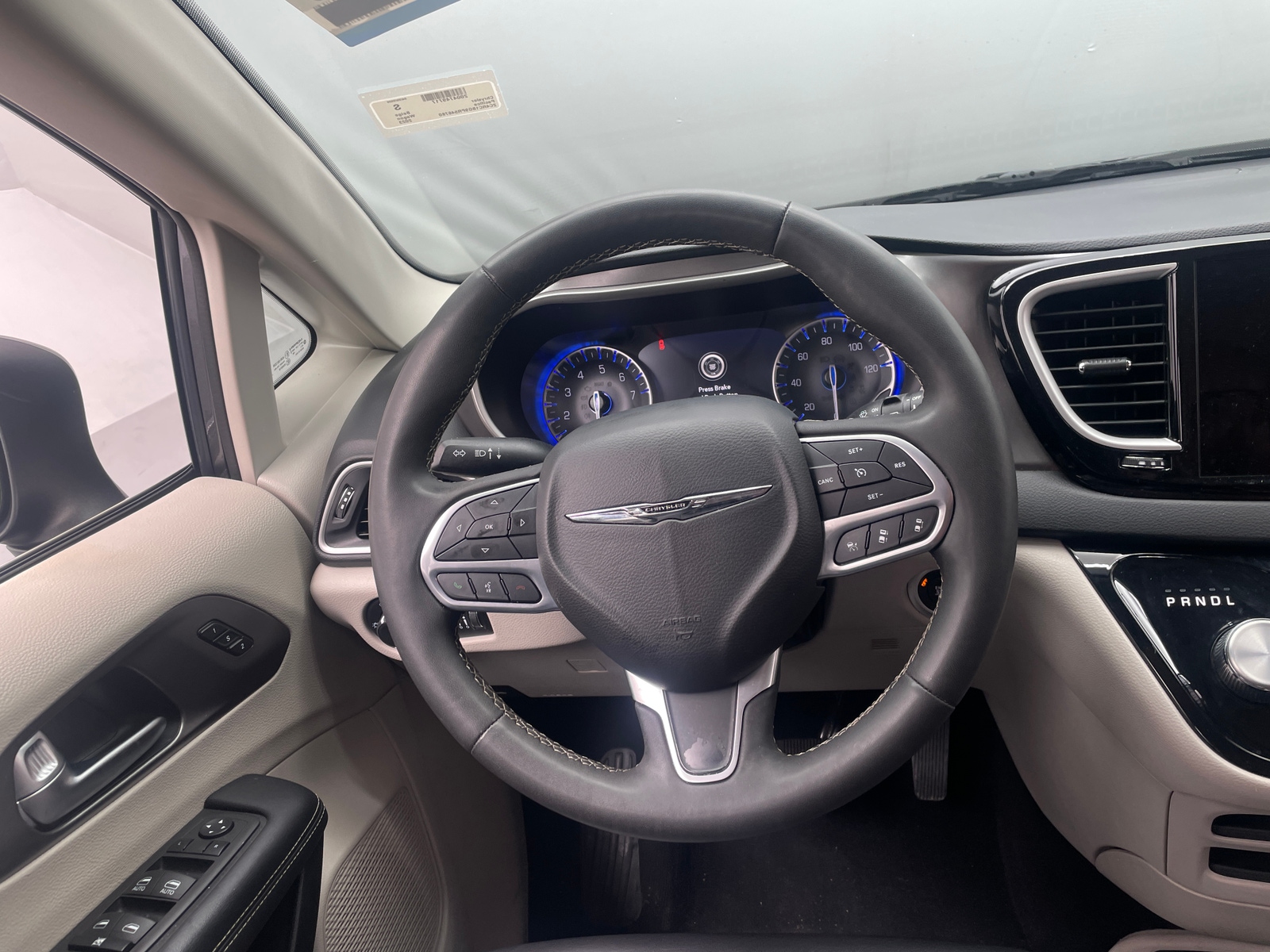 Thumbnail: 2023 Chrysler Pacifica - 4