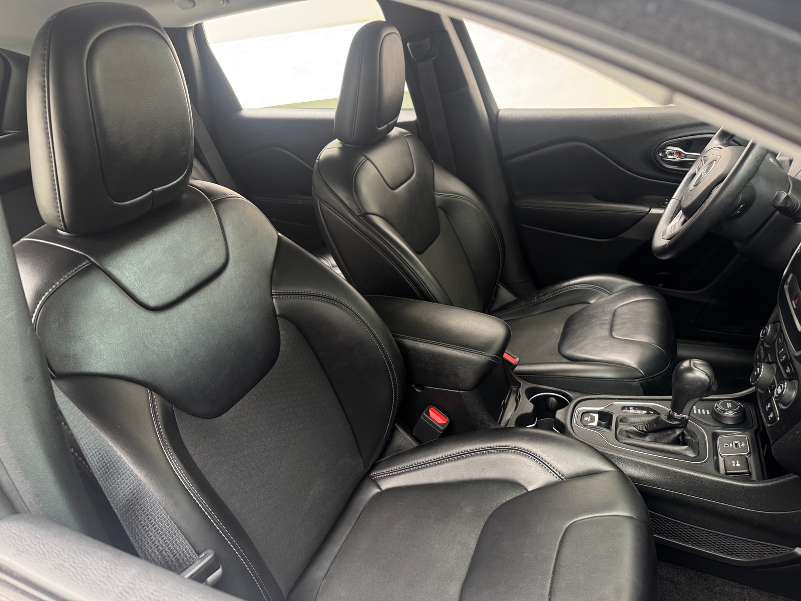 Thumbnail: 2019 Jeep Cherokee - 2