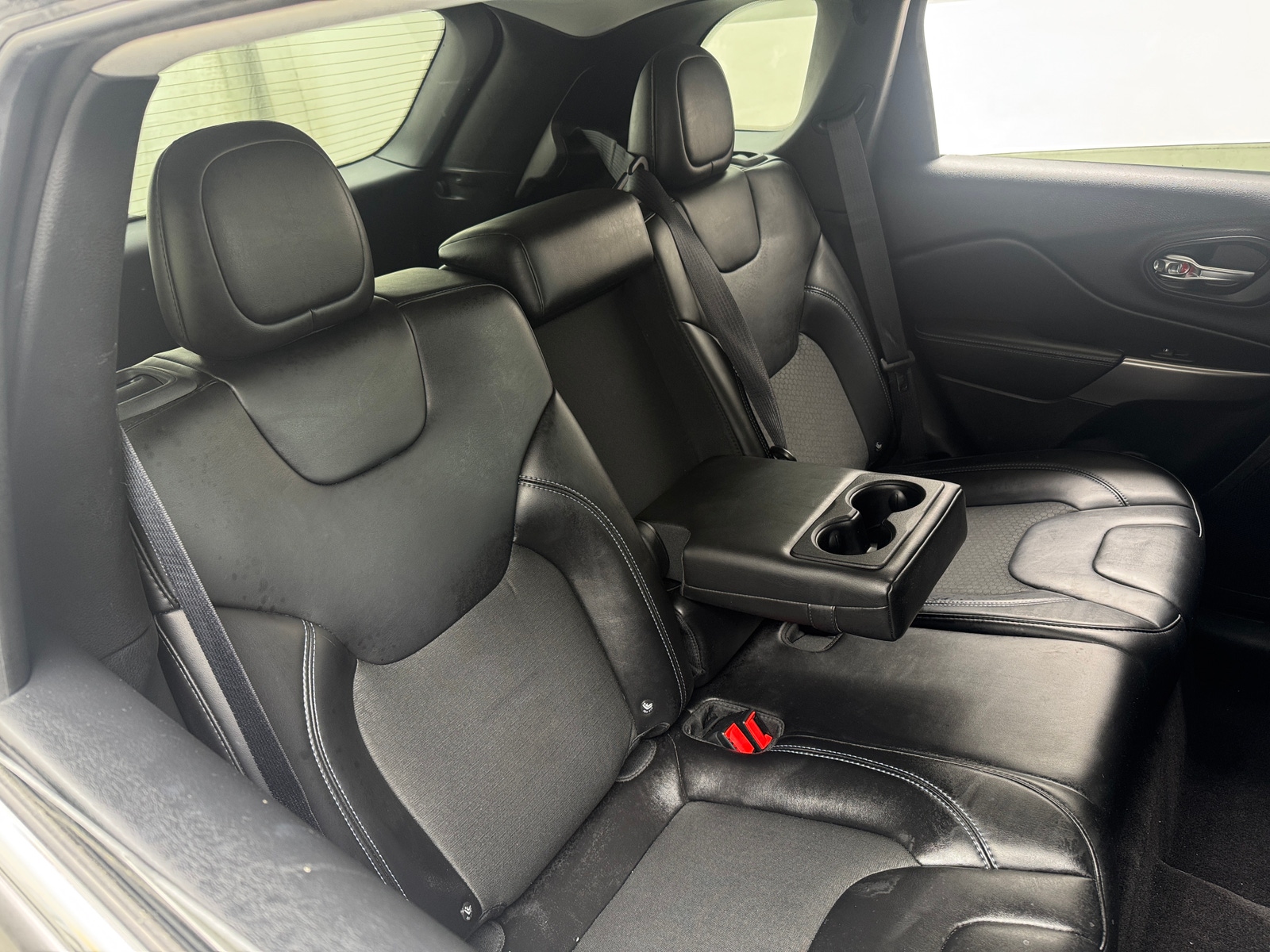 Thumbnail: 2019 Jeep Cherokee - 6