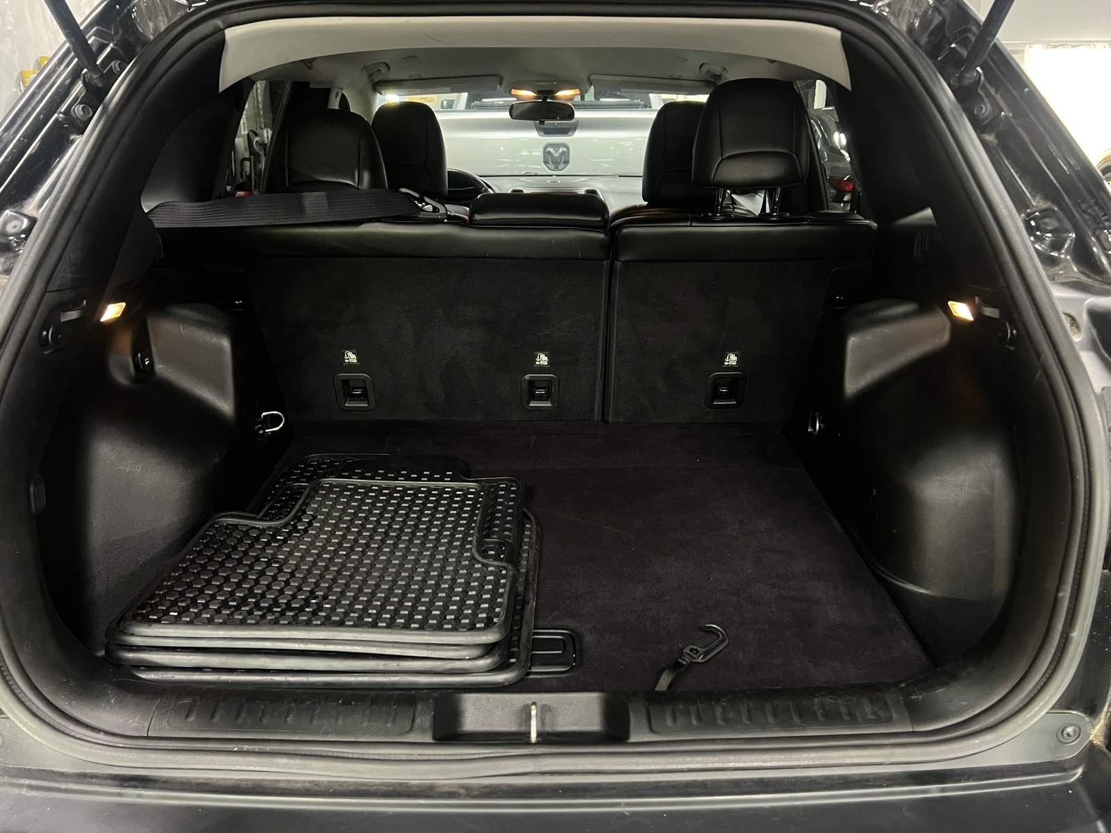 Thumbnail: 2019 Jeep Cherokee - 7