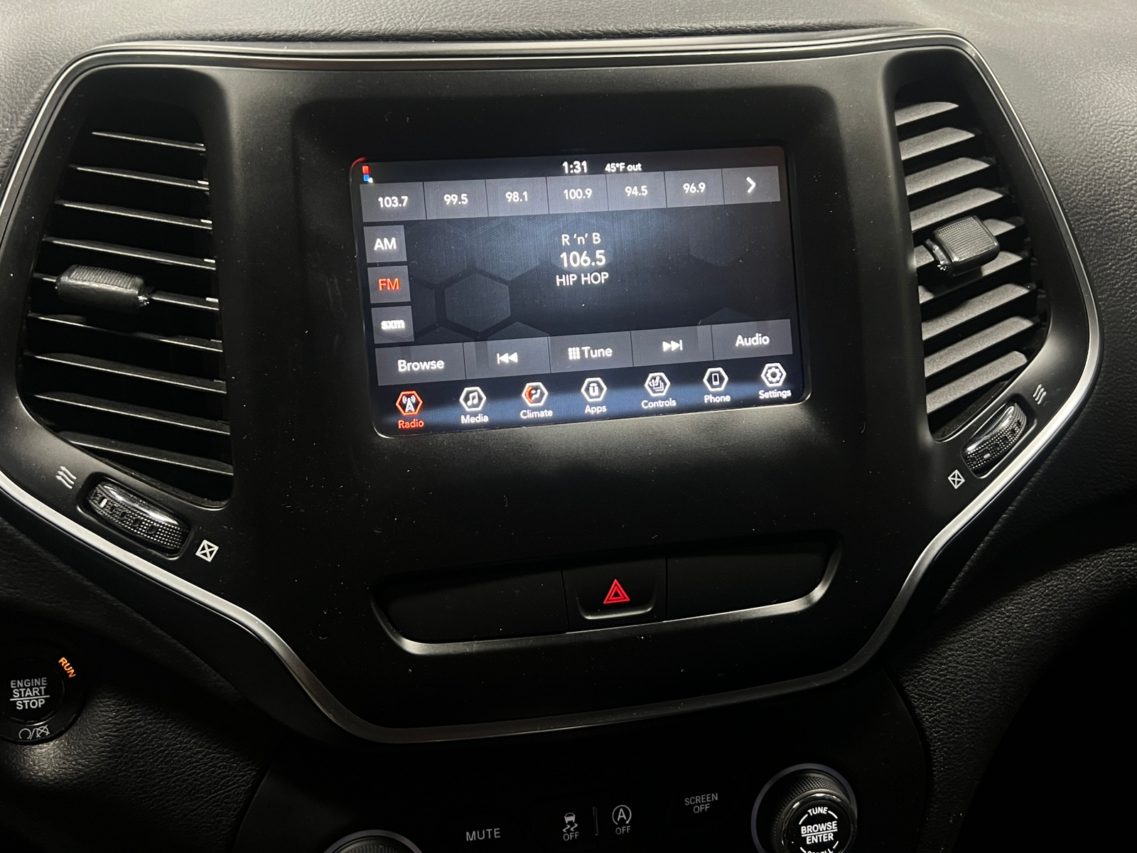 Thumbnail: 2019 Jeep Cherokee - 4