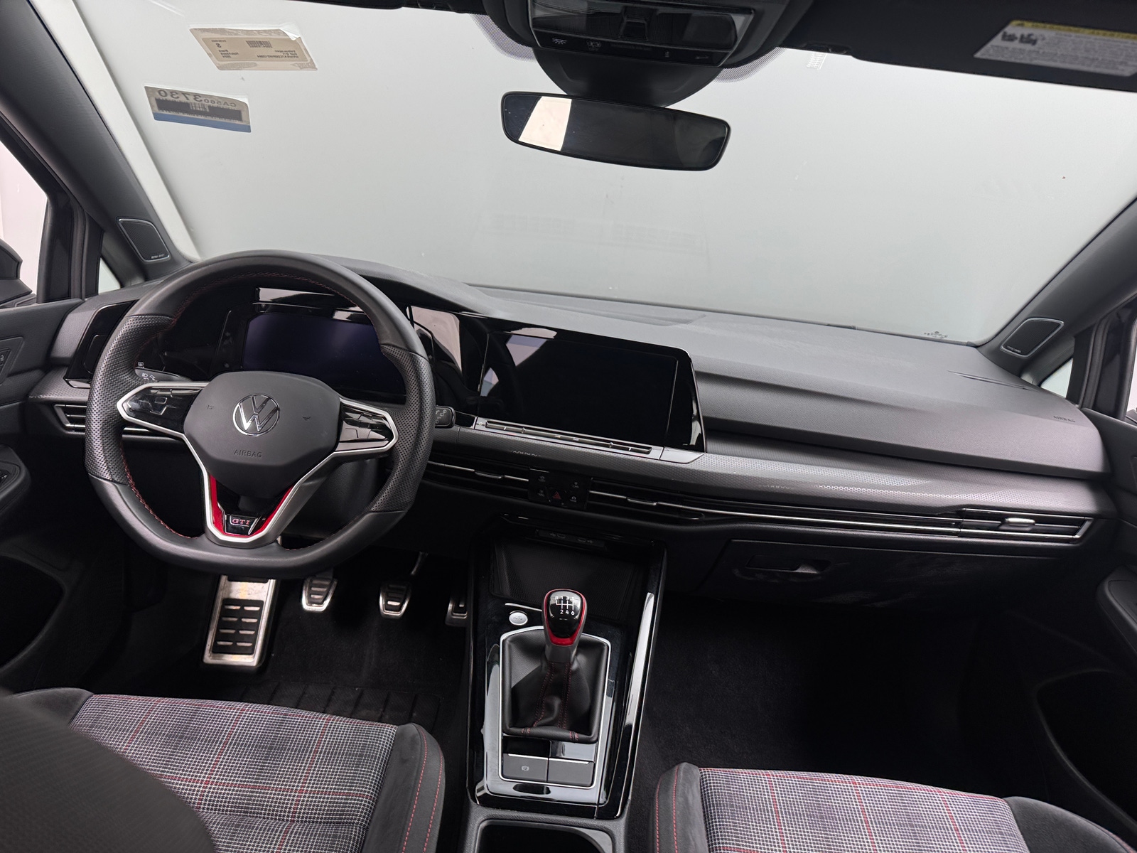 Thumbnail: 2024 Volkswagen Golf - 3
