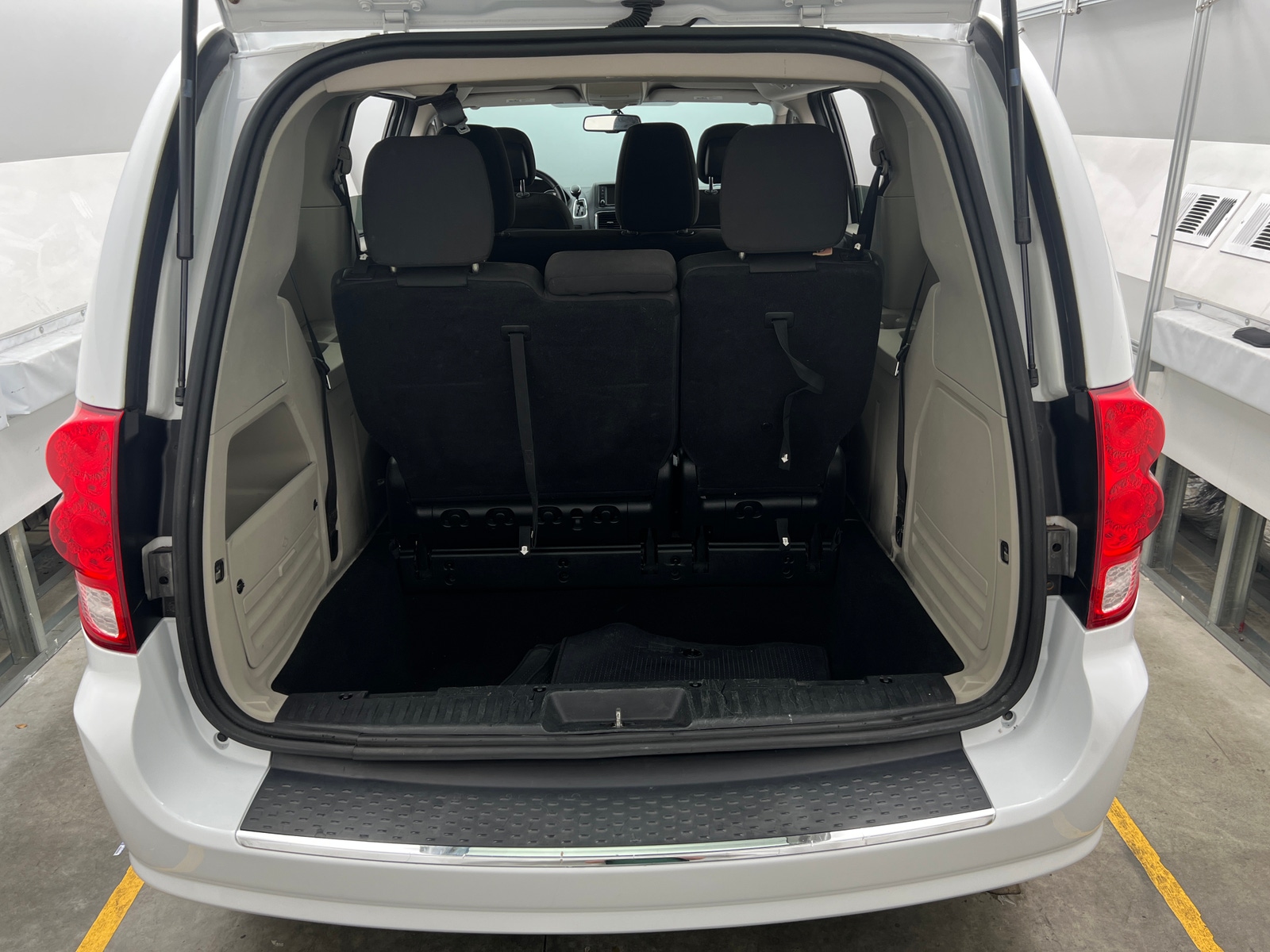 Thumbnail: 2017 Dodge Grand Caravan - 7