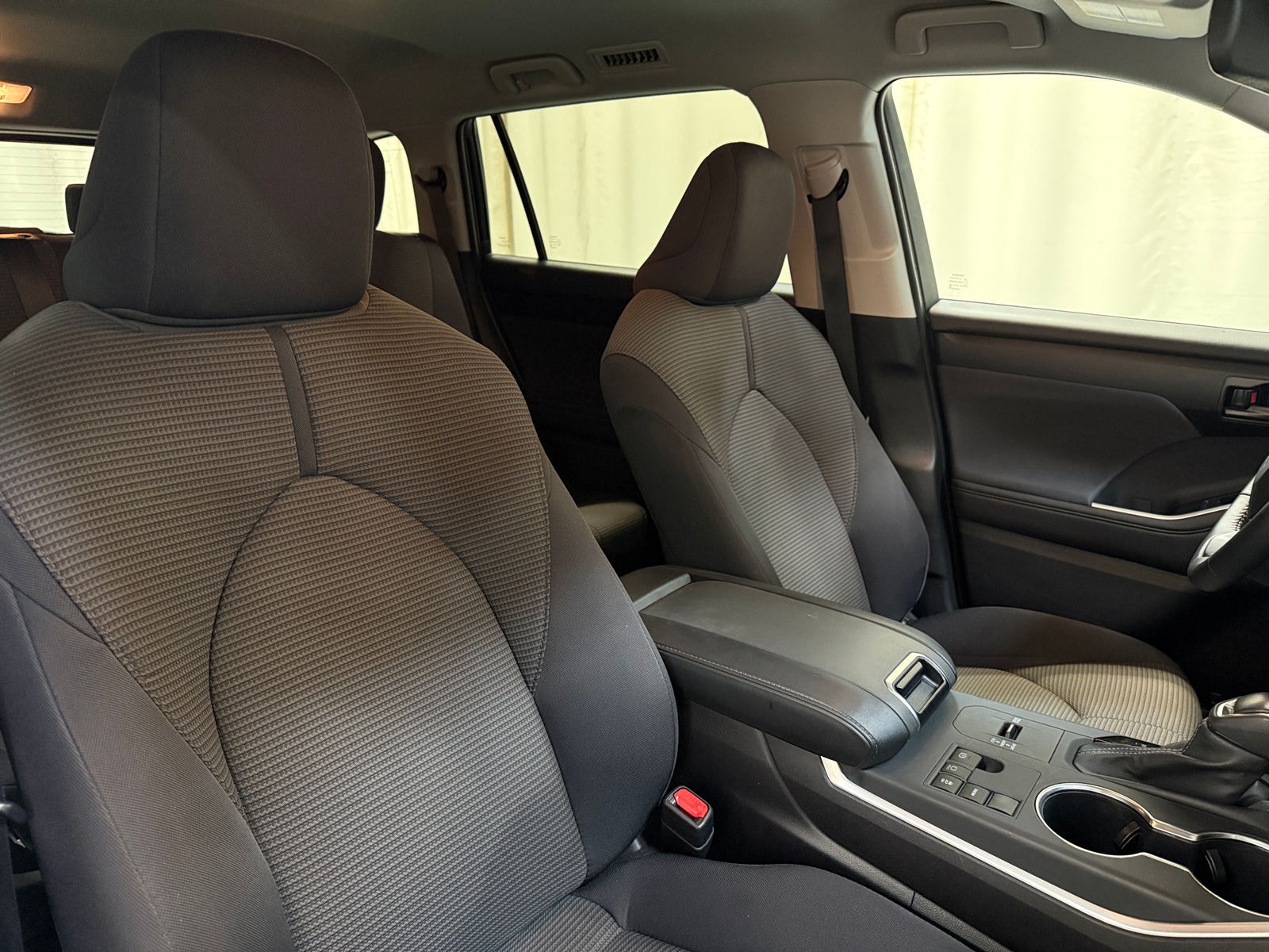 Thumbnail: 2025 Toyota Highlander - 2