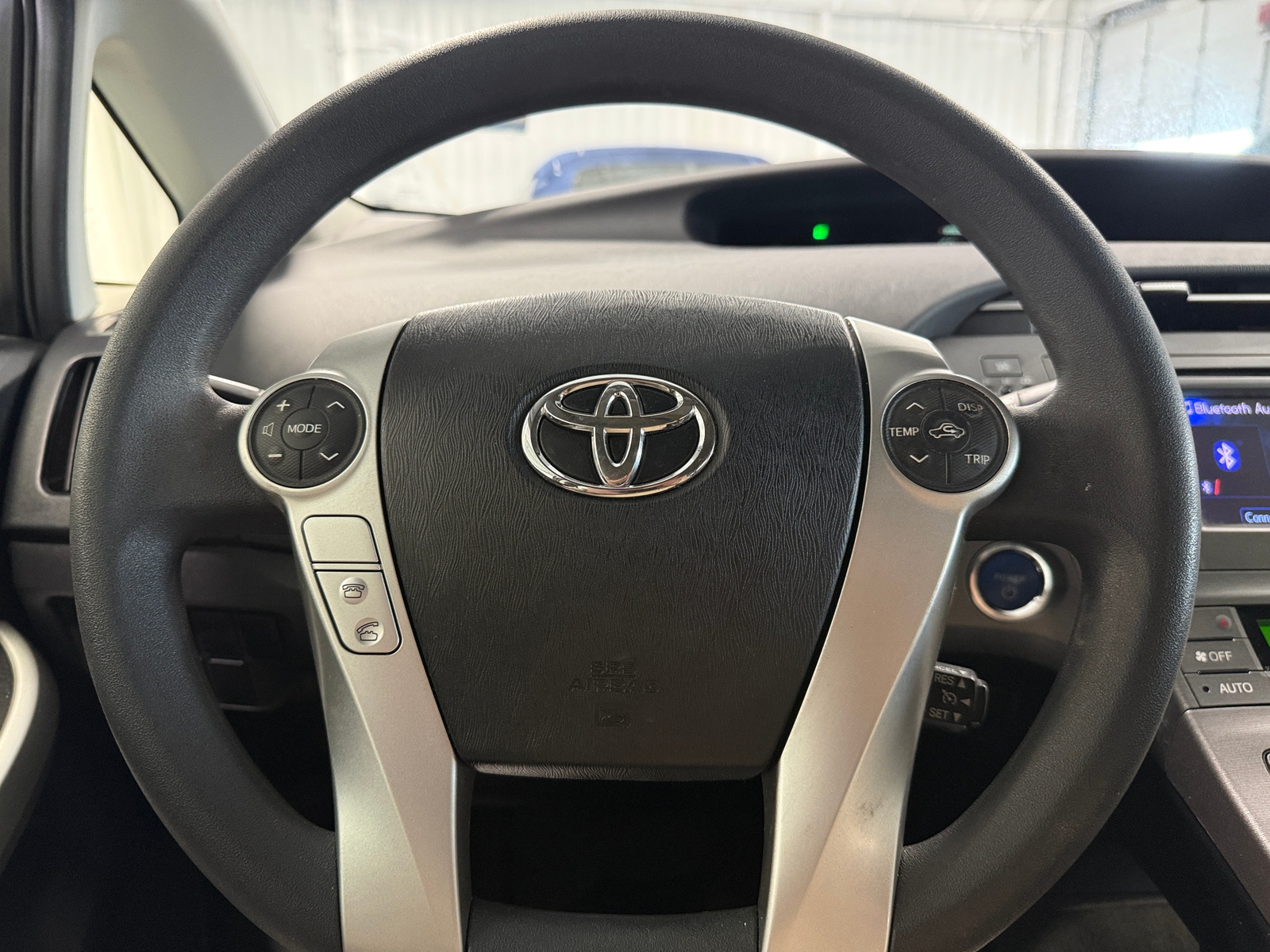 Thumbnail: 2015 Toyota Prius - 5