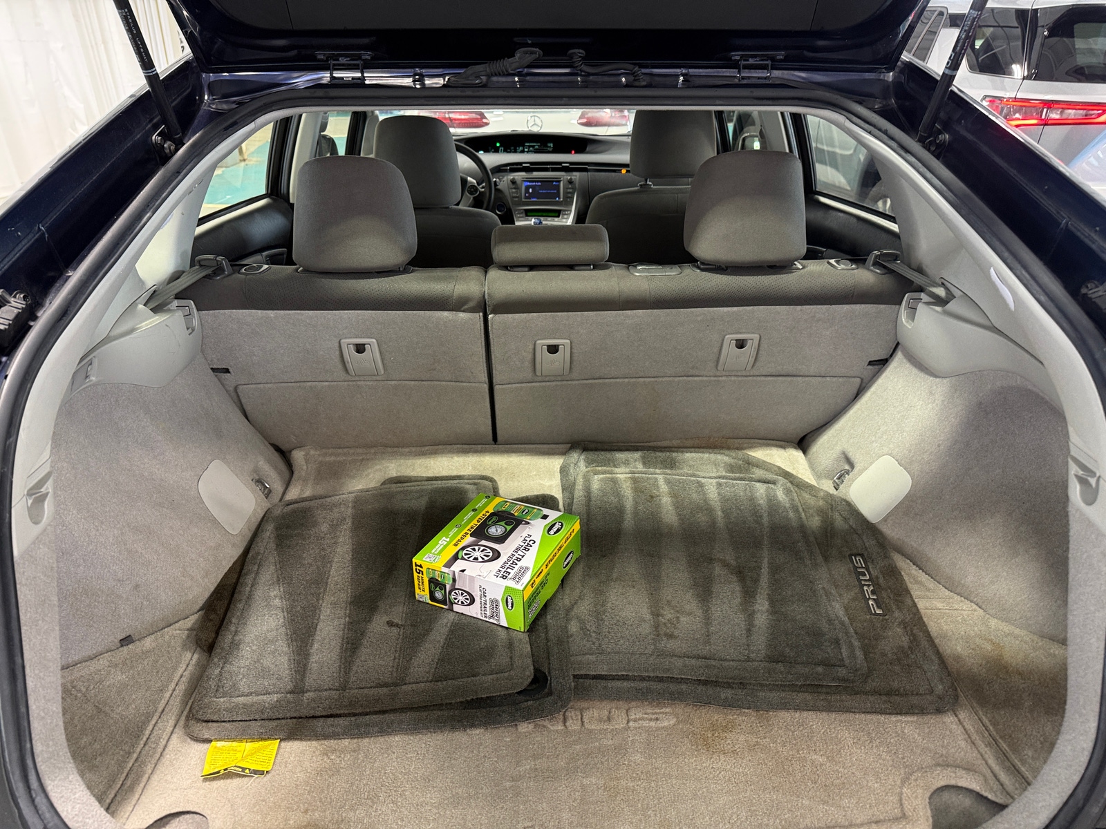 Thumbnail: 2015 Toyota Prius - 7