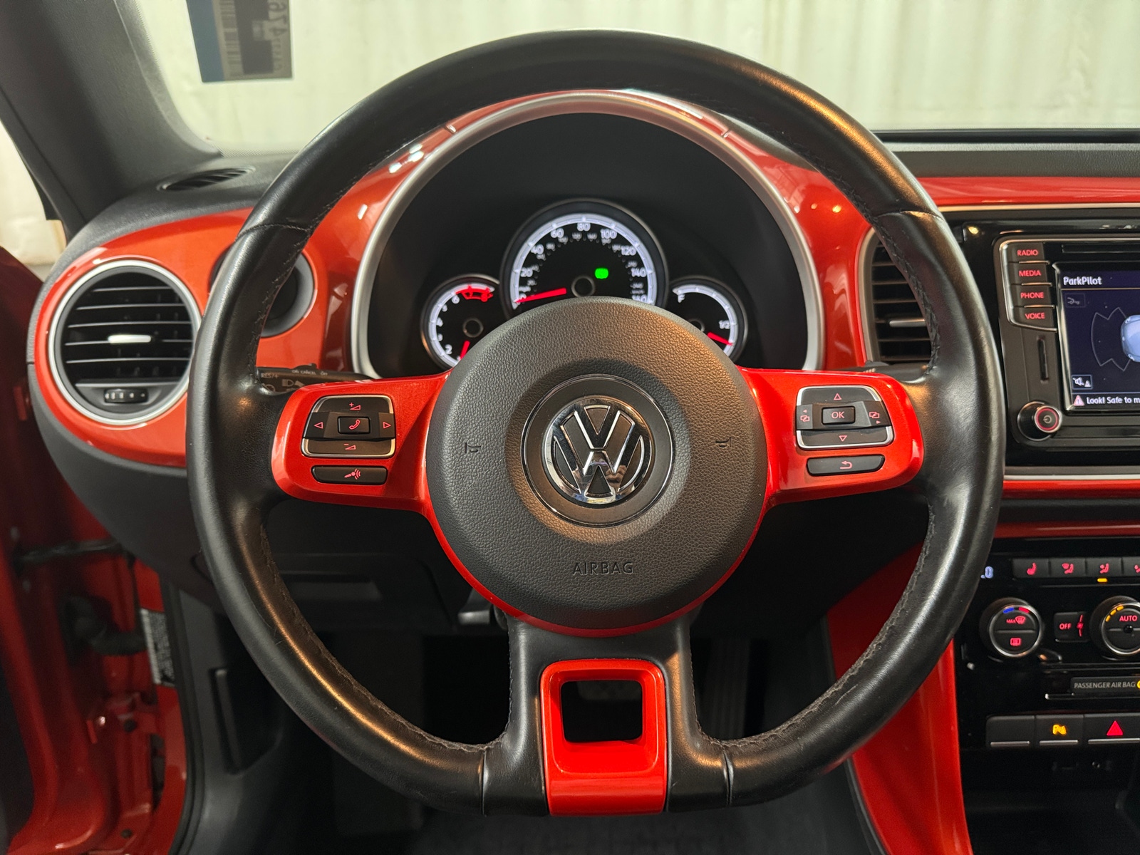 Thumbnail: 2019 Volkswagen Beetle - 4