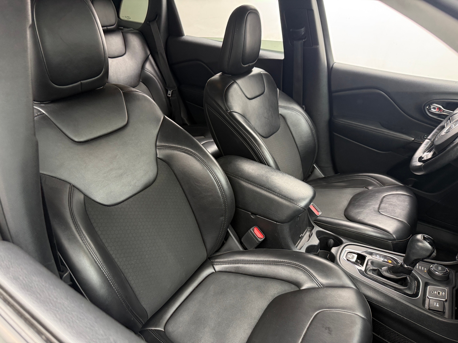 Thumbnail: 2019 Jeep Cherokee - 2