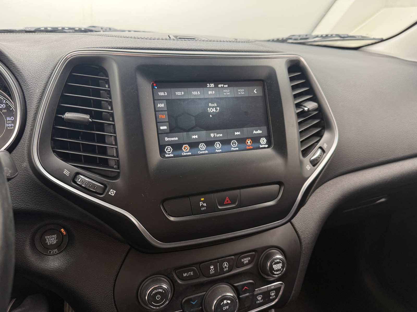 Thumbnail: 2019 Jeep Cherokee - 4