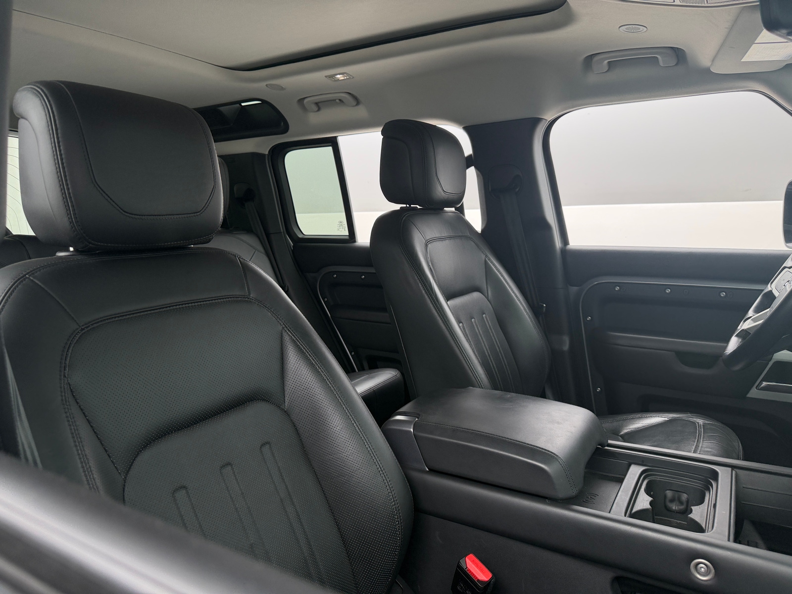 Thumbnail: 2020 Land Rover Defender - 2