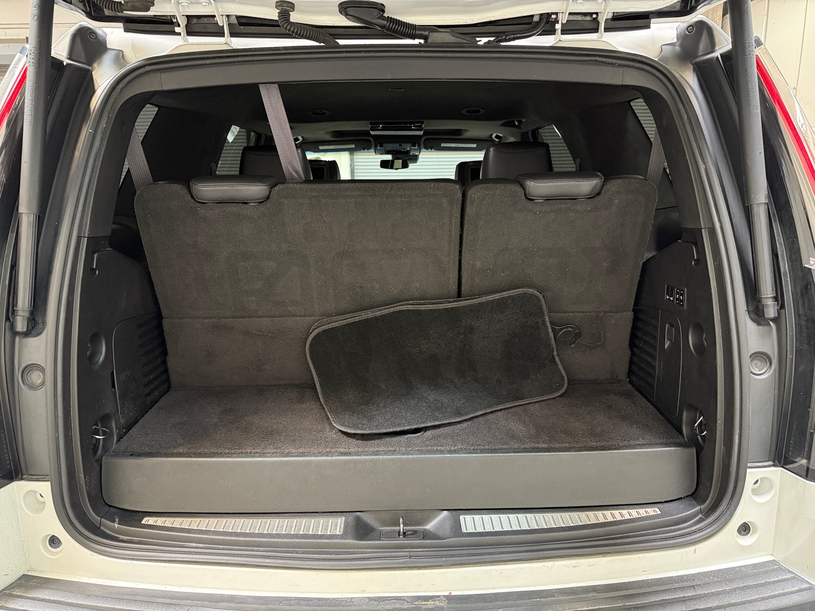 Thumbnail: 2017 Cadillac Escalade - 6
