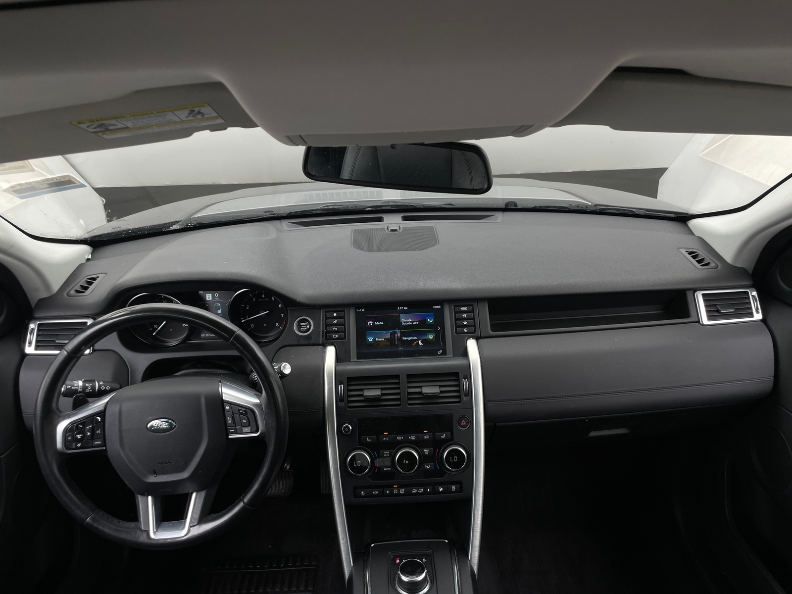 Thumbnail: 2019 Land Rover Discovery Sport - 2