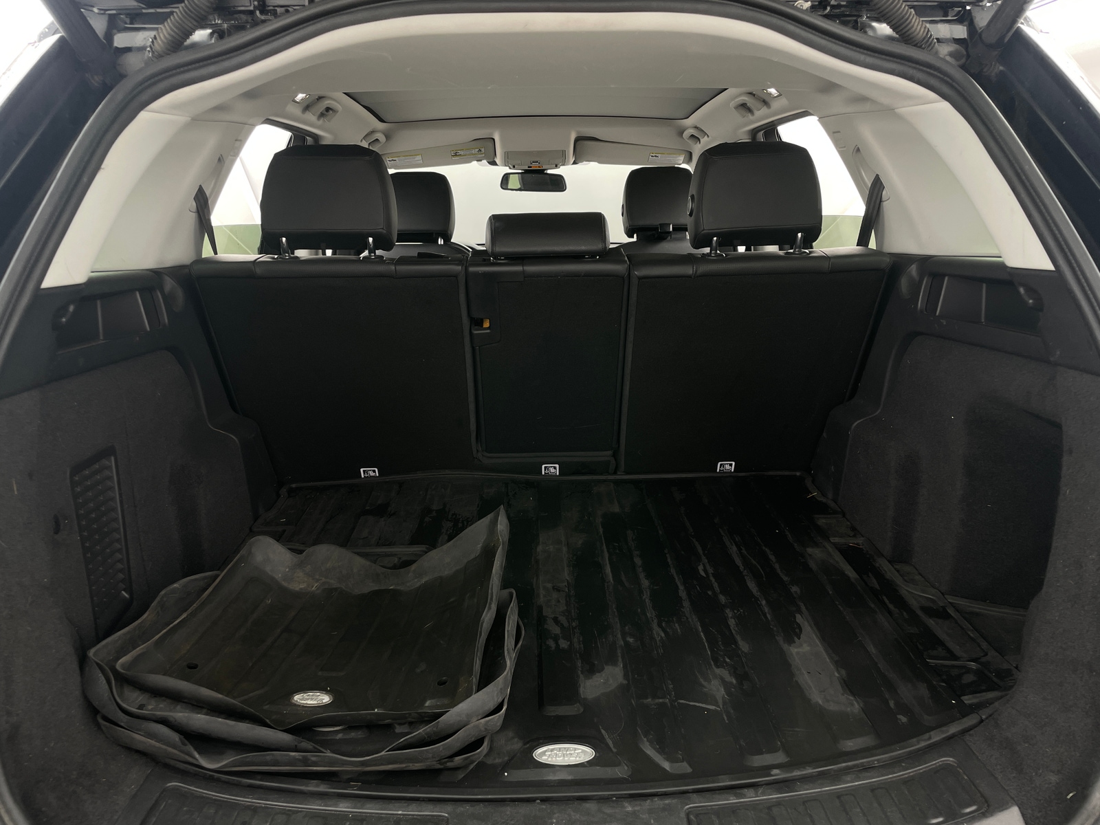 Thumbnail: 2019 Land Rover Discovery Sport - 6