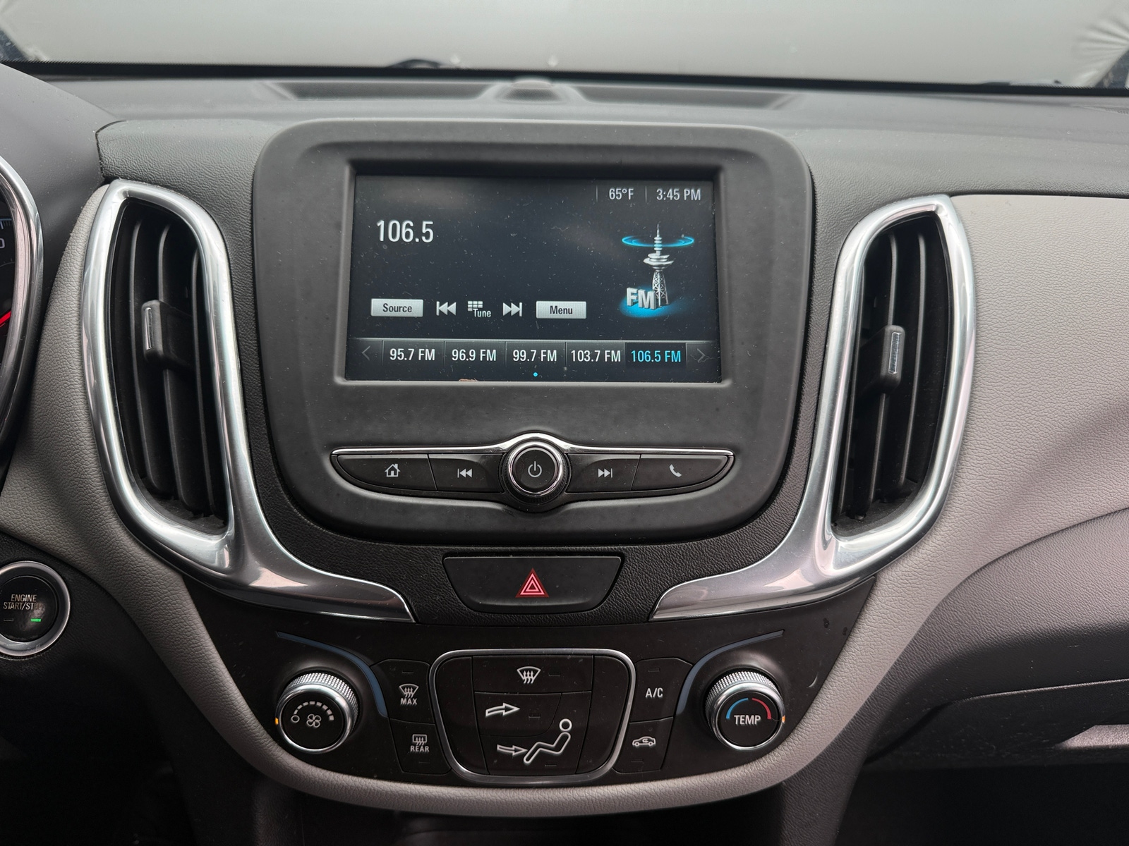 Thumbnail: 2018 Chevrolet Equinox - 4