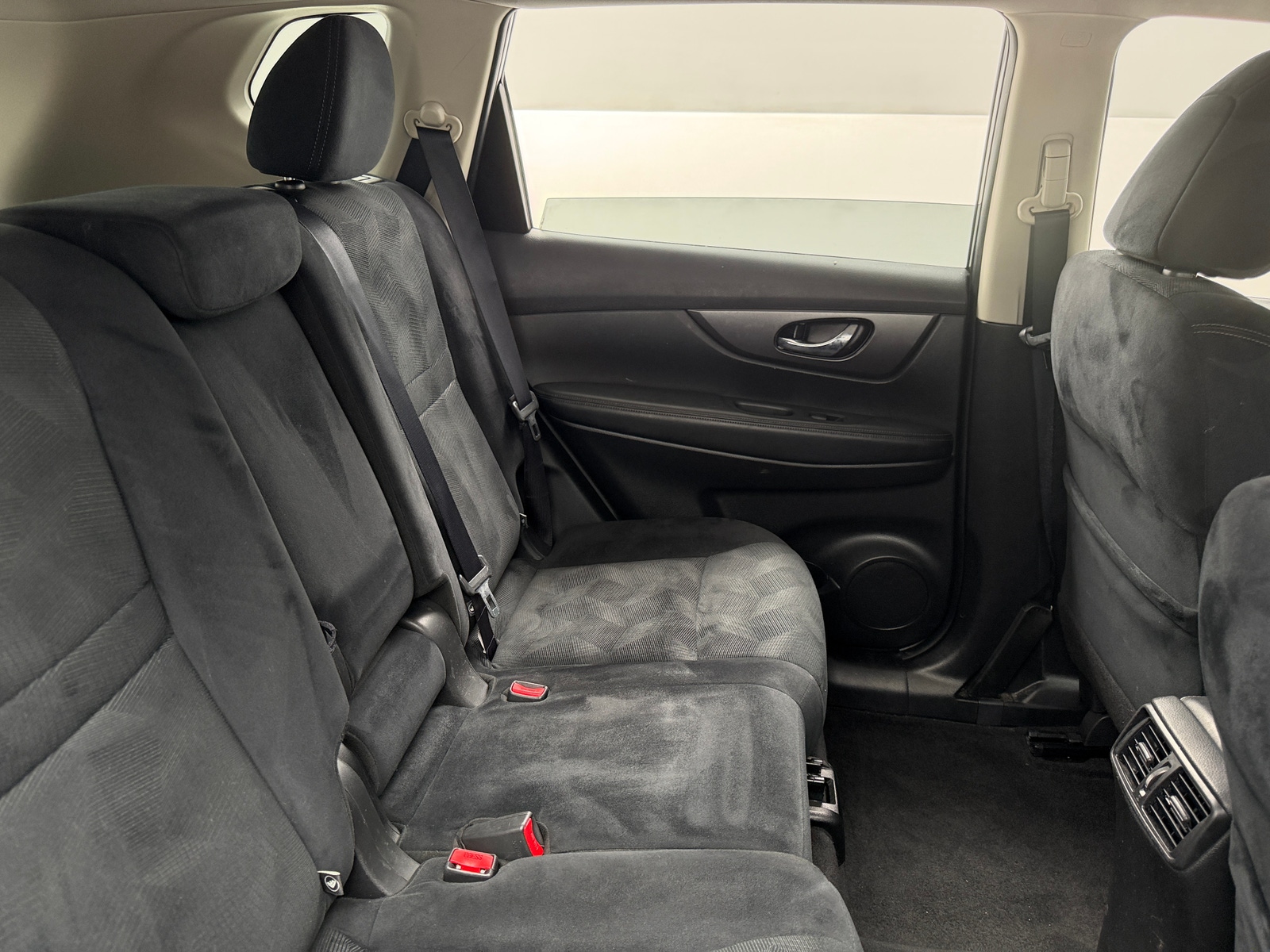 Thumbnail: 2016 Nissan Rogue - 6