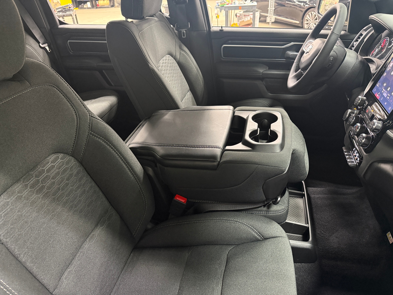 Thumbnail: 2025 RAM 1500 - 2