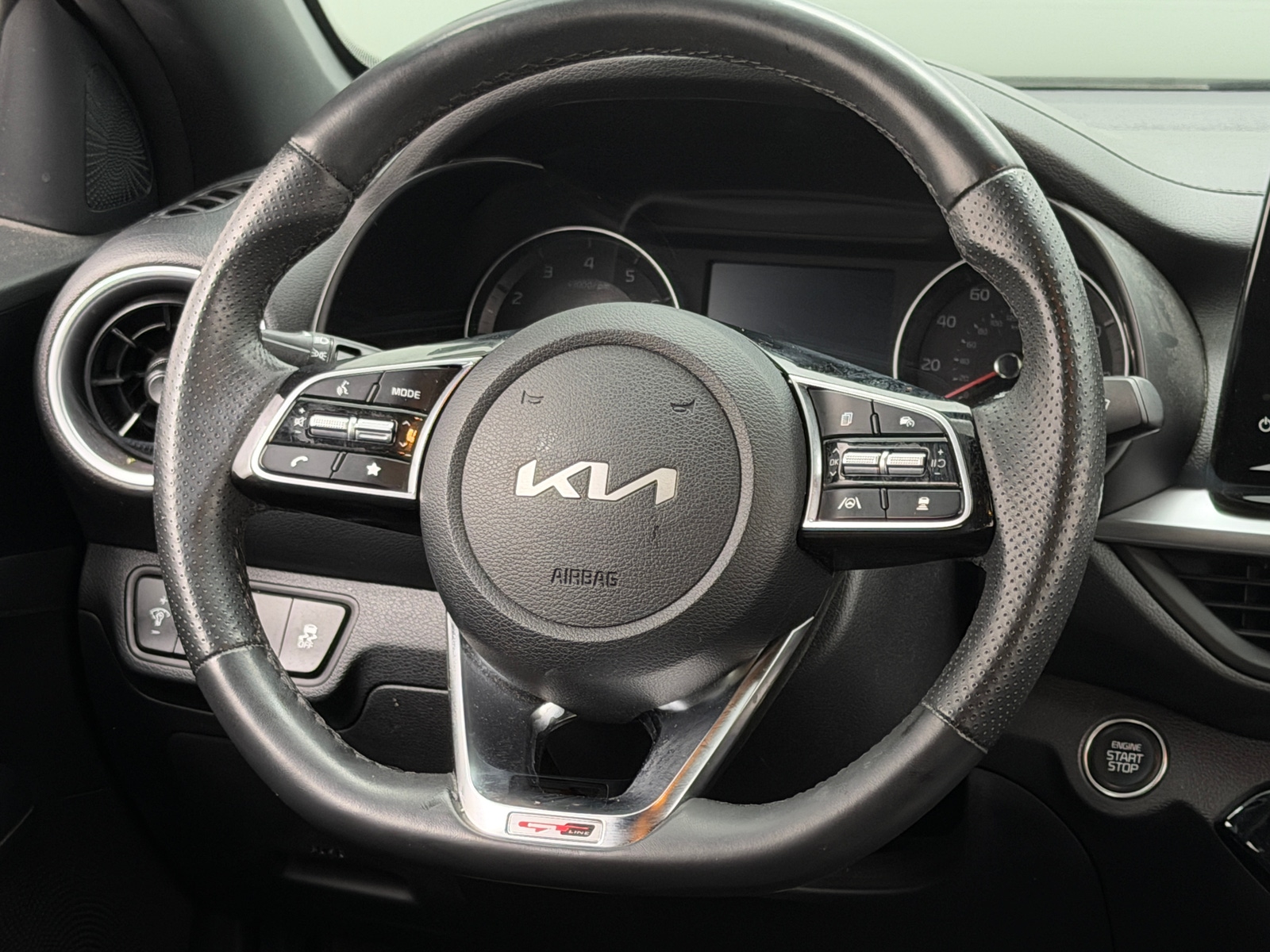 Thumbnail: 2024 Kia Forte - 4