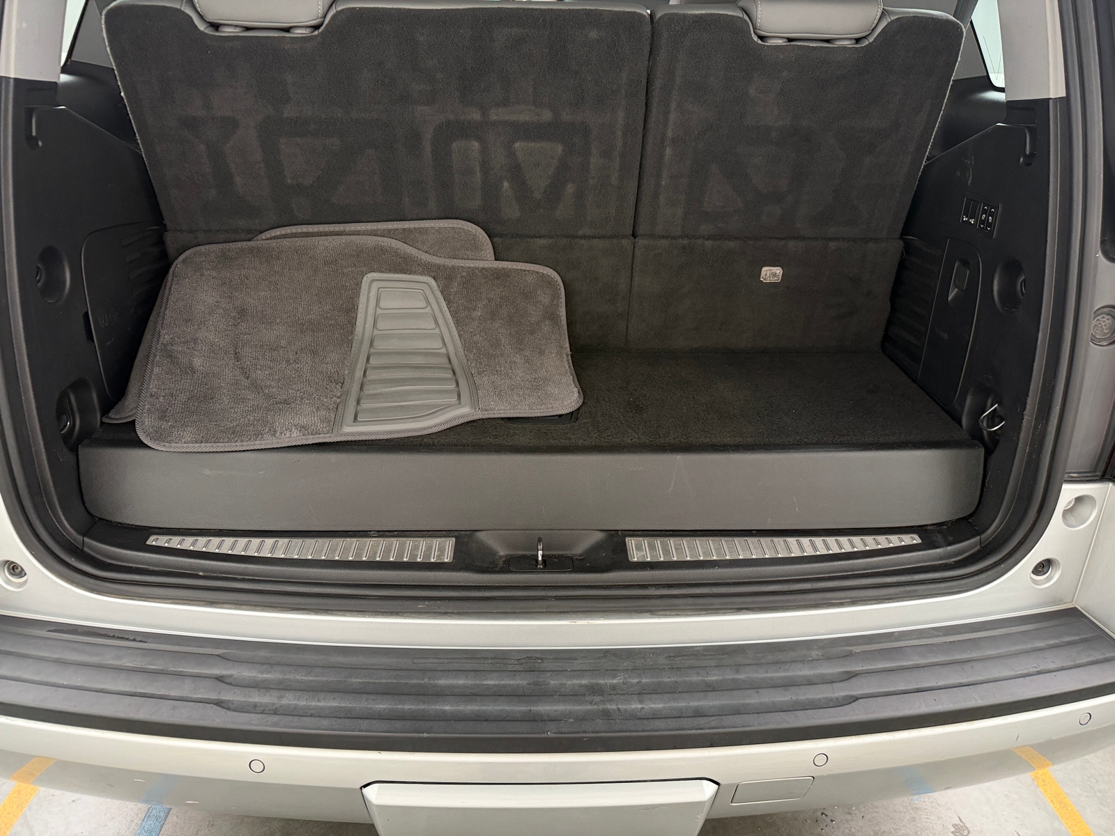Thumbnail: 2019 Chevrolet Tahoe - 6