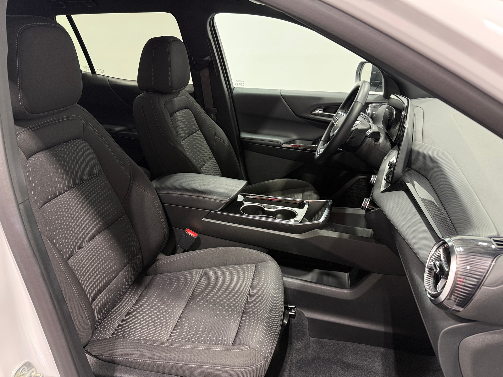 Thumbnail: 2025 Chevrolet Equinox - 2