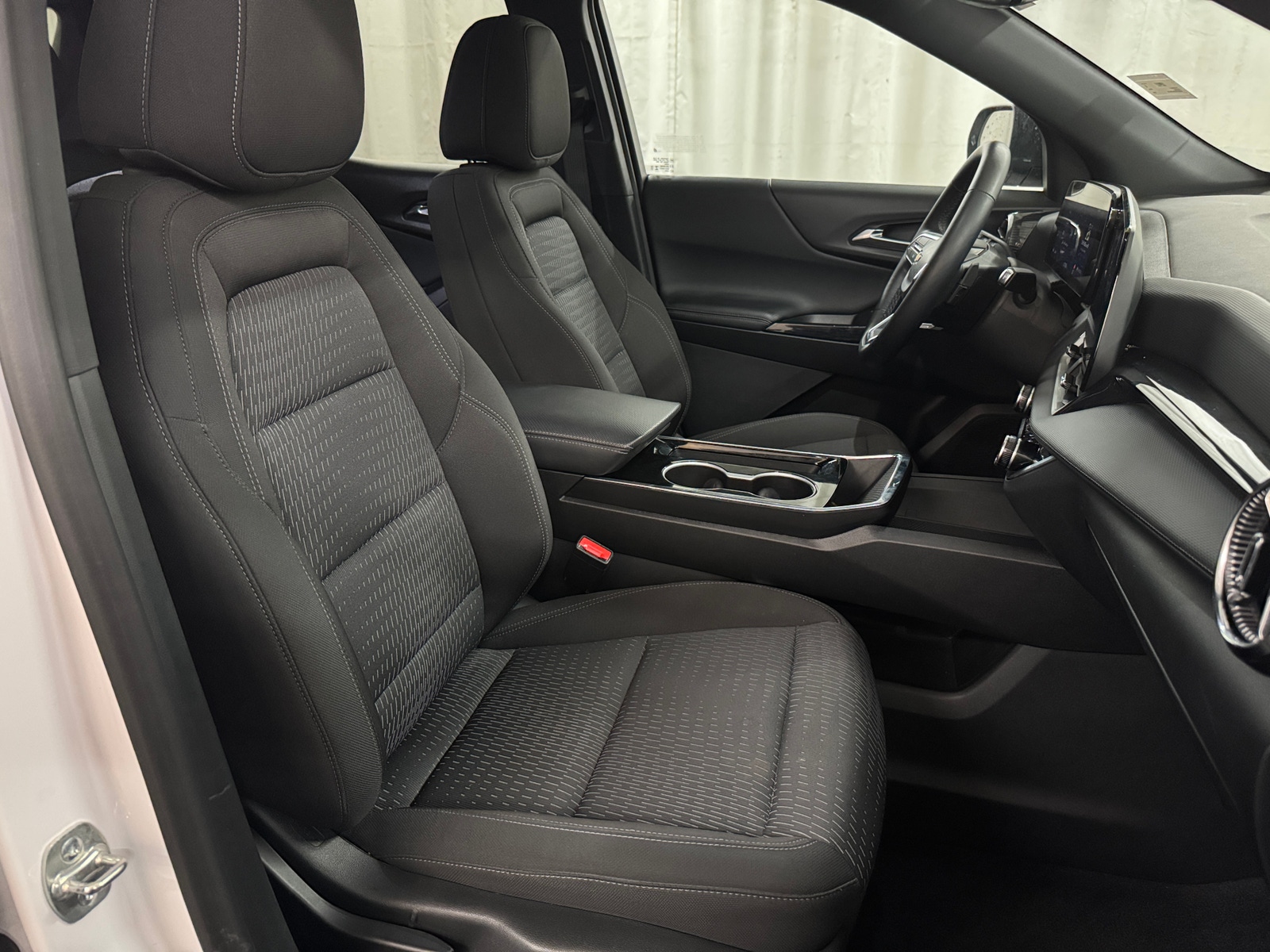 Thumbnail: 2025 Chevrolet Equinox - 2