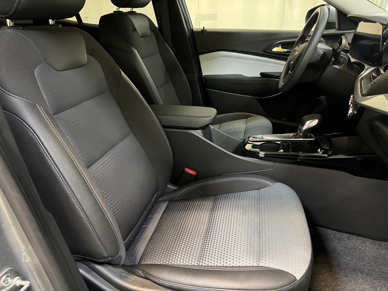 Thumbnail: 2025 Chevrolet Trax - 2