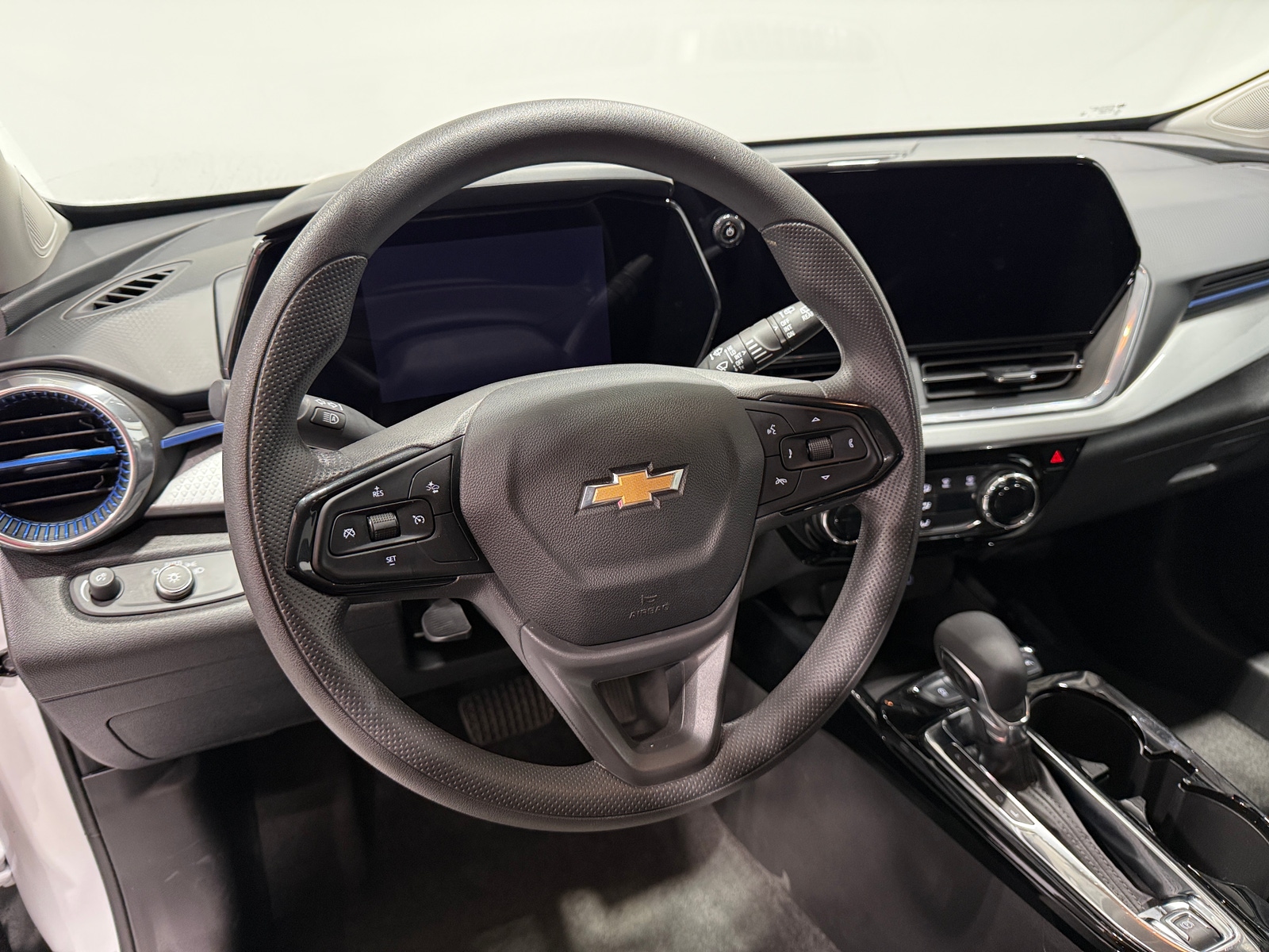 Thumbnail: 2025 Chevrolet Trax - 5