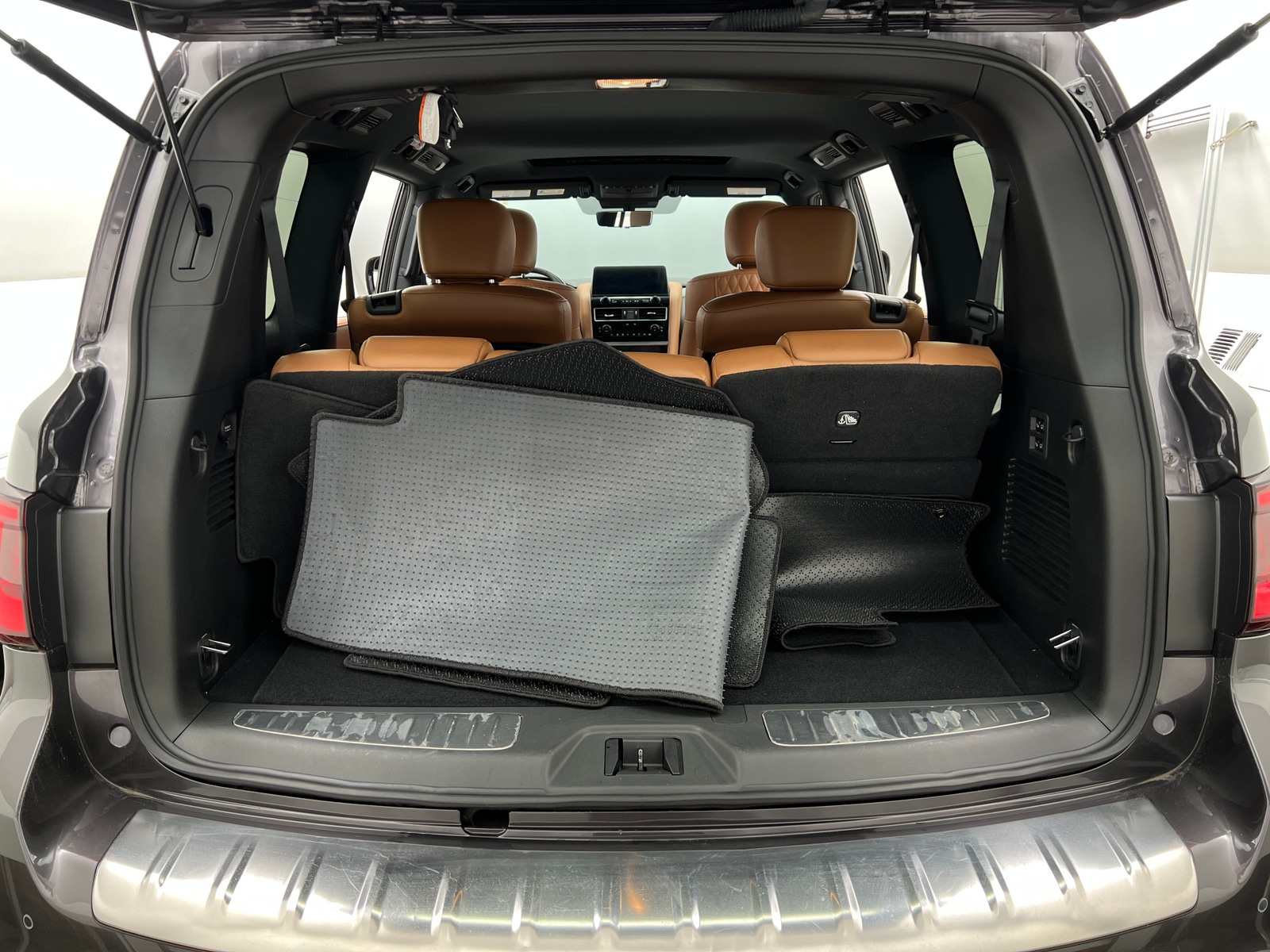 Thumbnail: 2024 INFINITI QX80 - 6