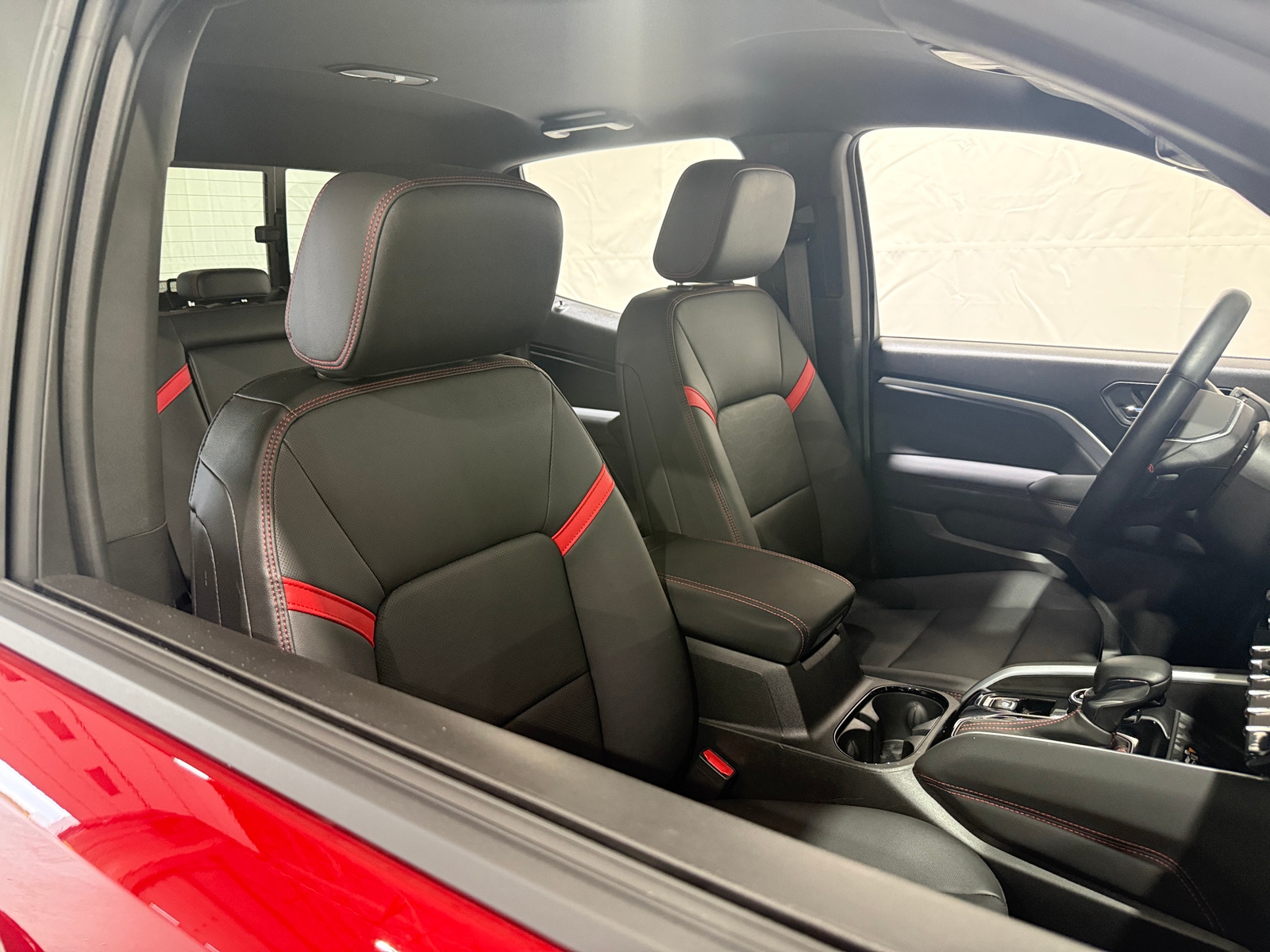 Thumbnail: 2024 Chevrolet Colorado - 2