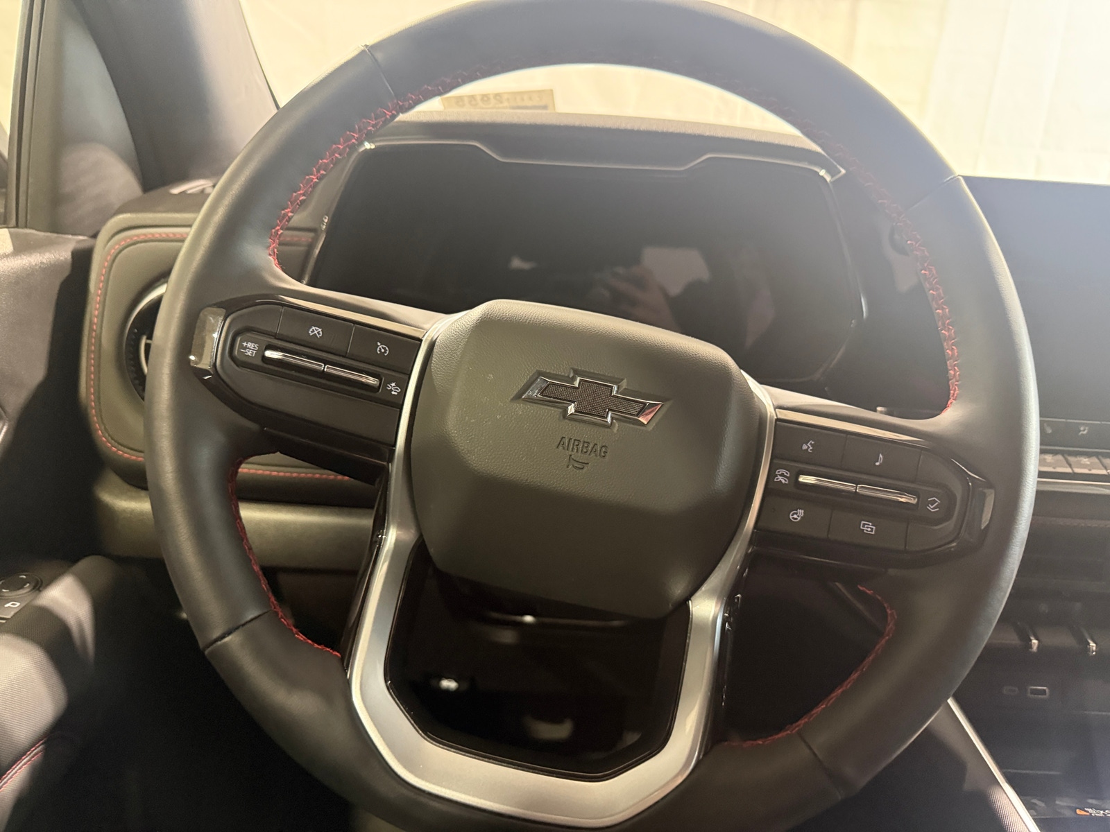 Thumbnail: 2024 Chevrolet Colorado - 5