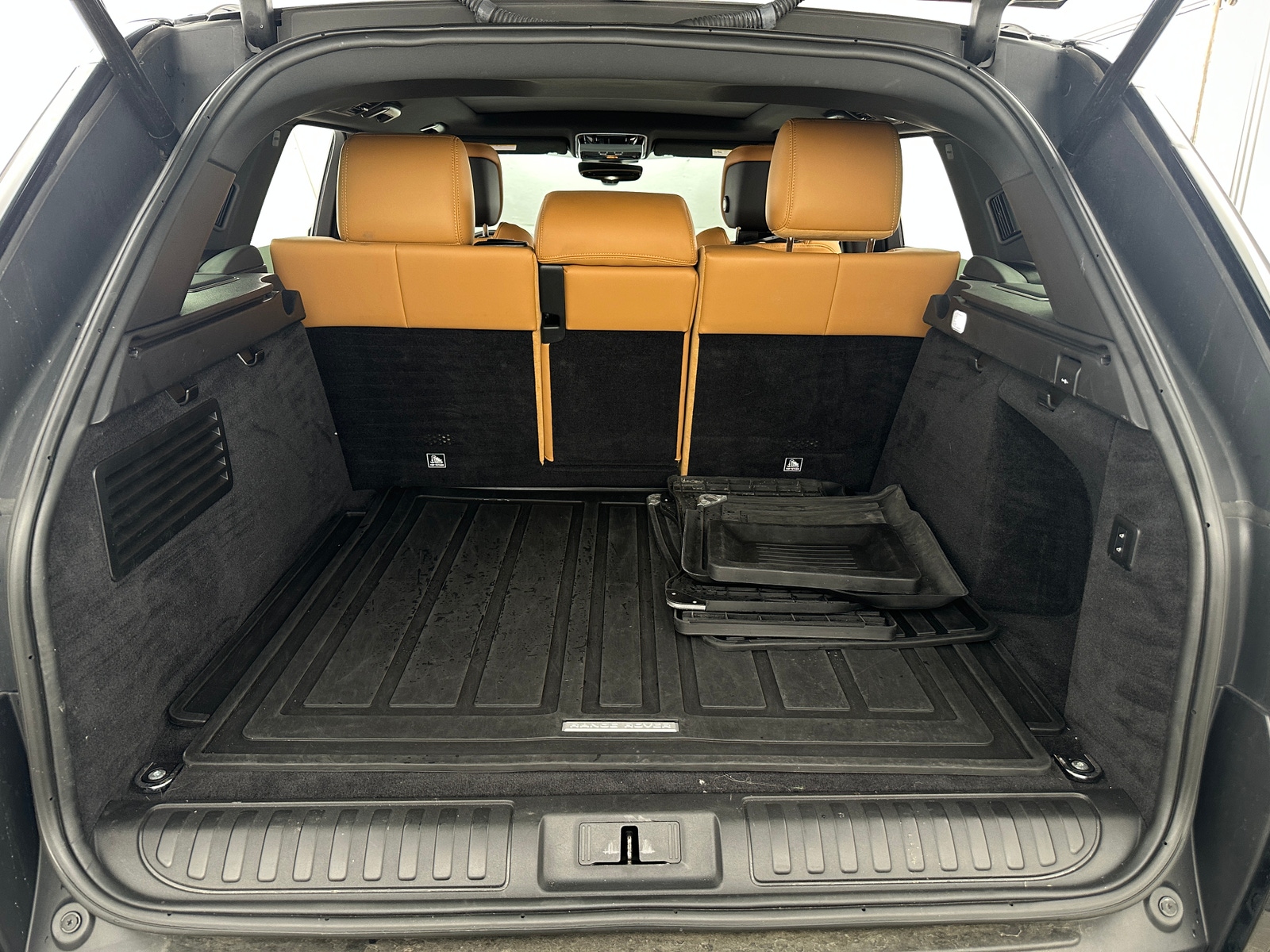 Thumbnail: 2020 Land Rover Range Rover Sport - 6