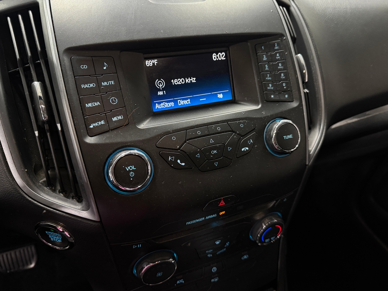 Thumbnail: 2017 Ford Edge - 4